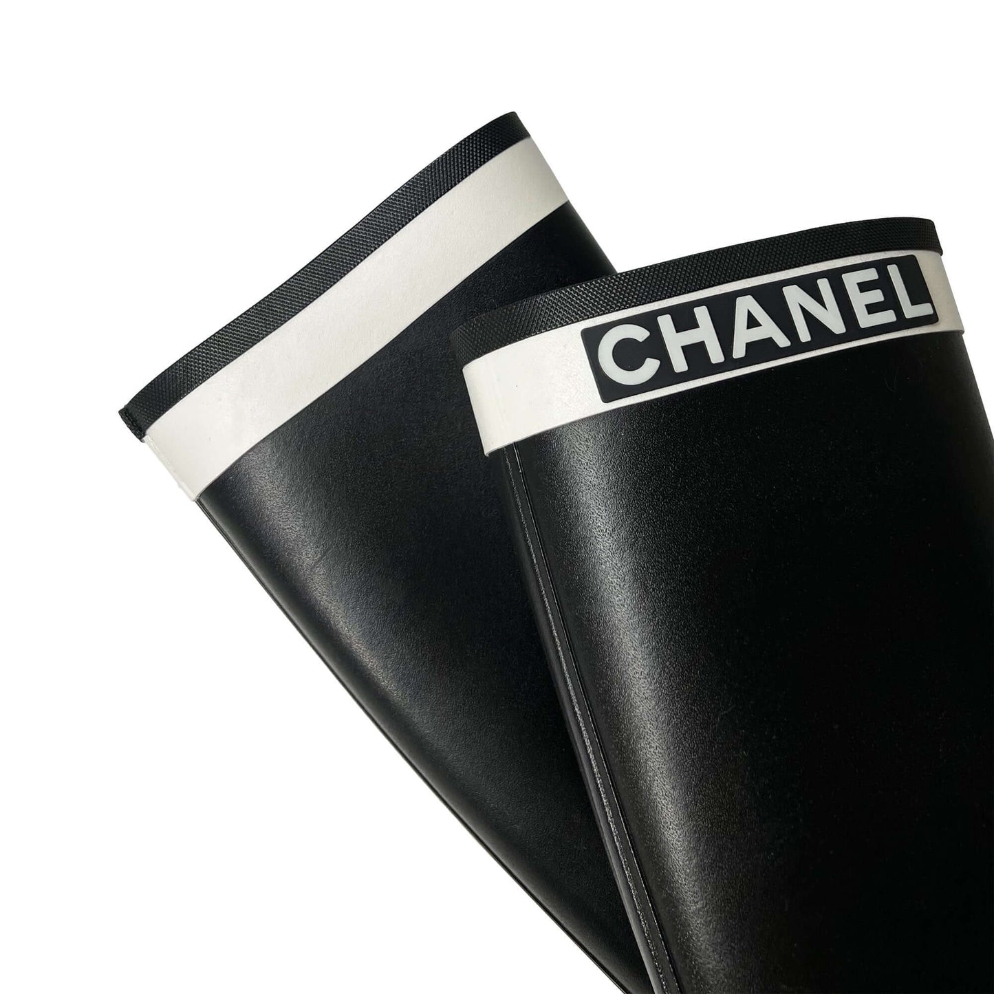 Pre owned Chanel logo white cap black Designer rain boots