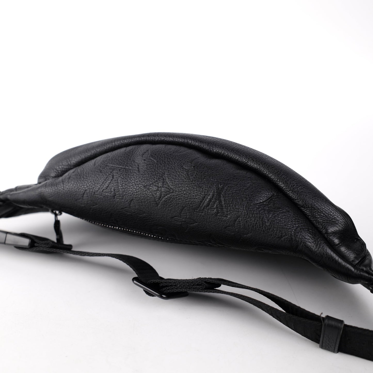 Louis Vuitton Men Bumbag Black