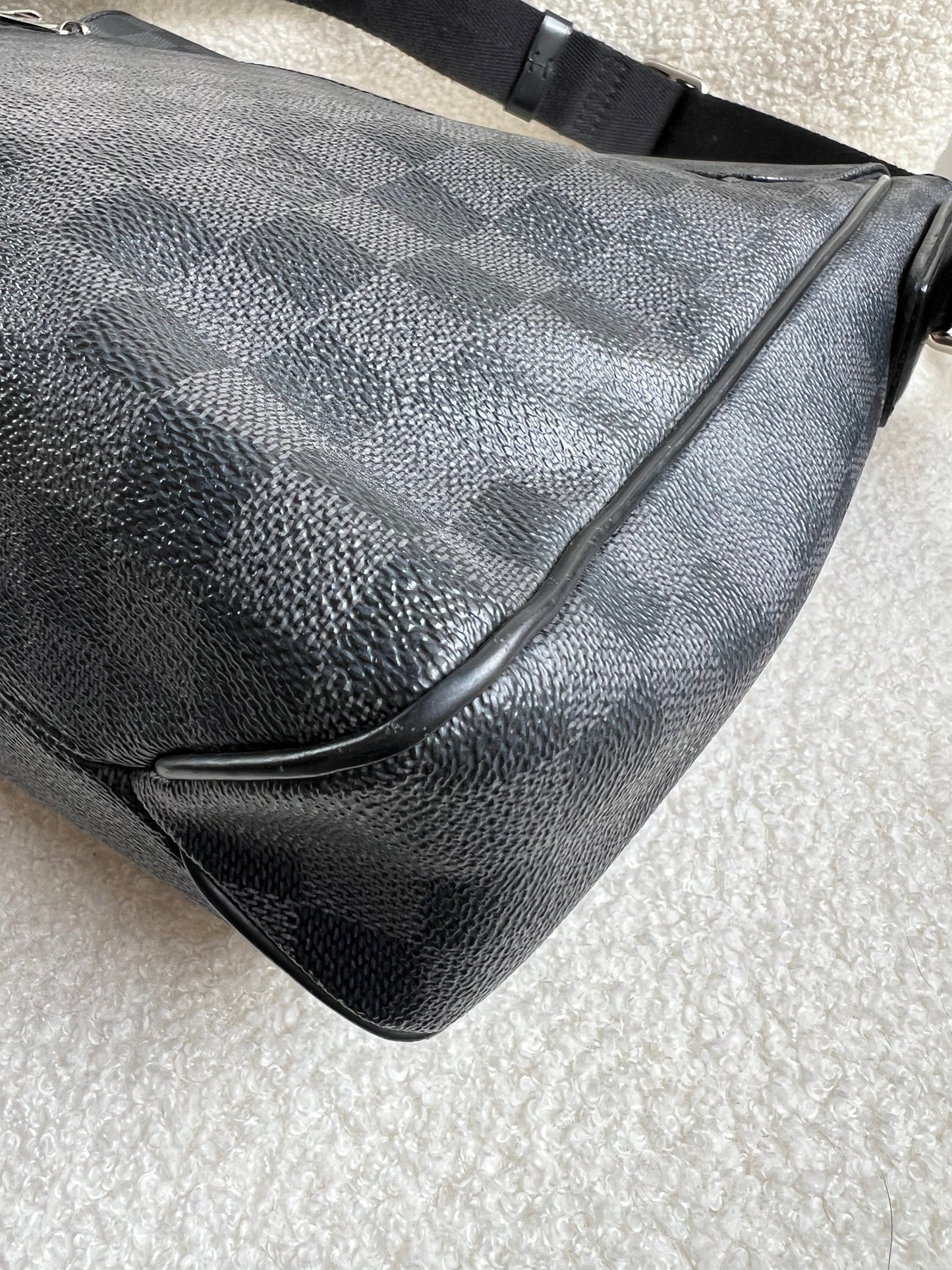 Louis Vuitton PM District Messenger Bag Damier Graphite