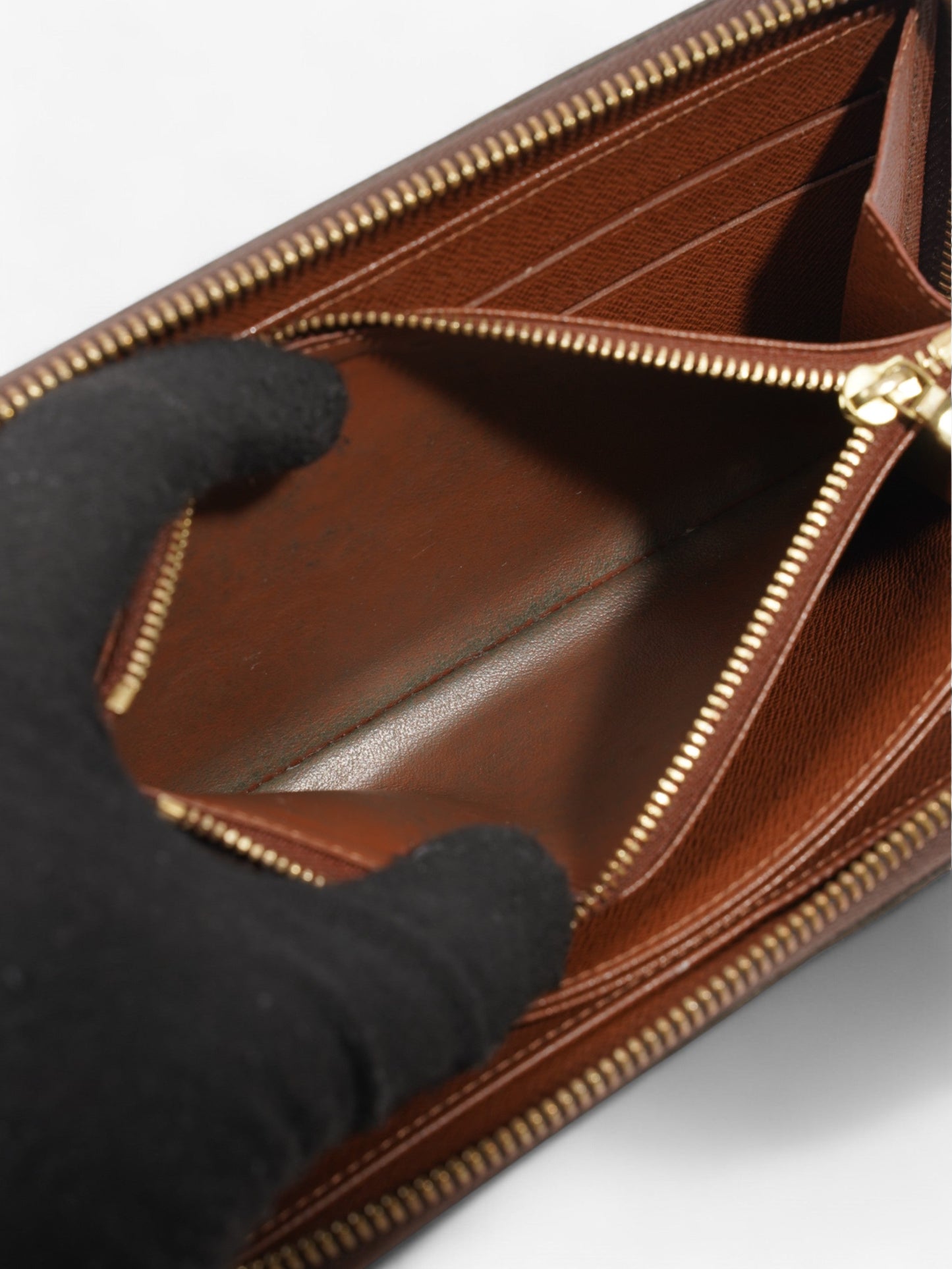 Louis Vuitton Zippy Wallet Monogram / Gold Coated Canvas