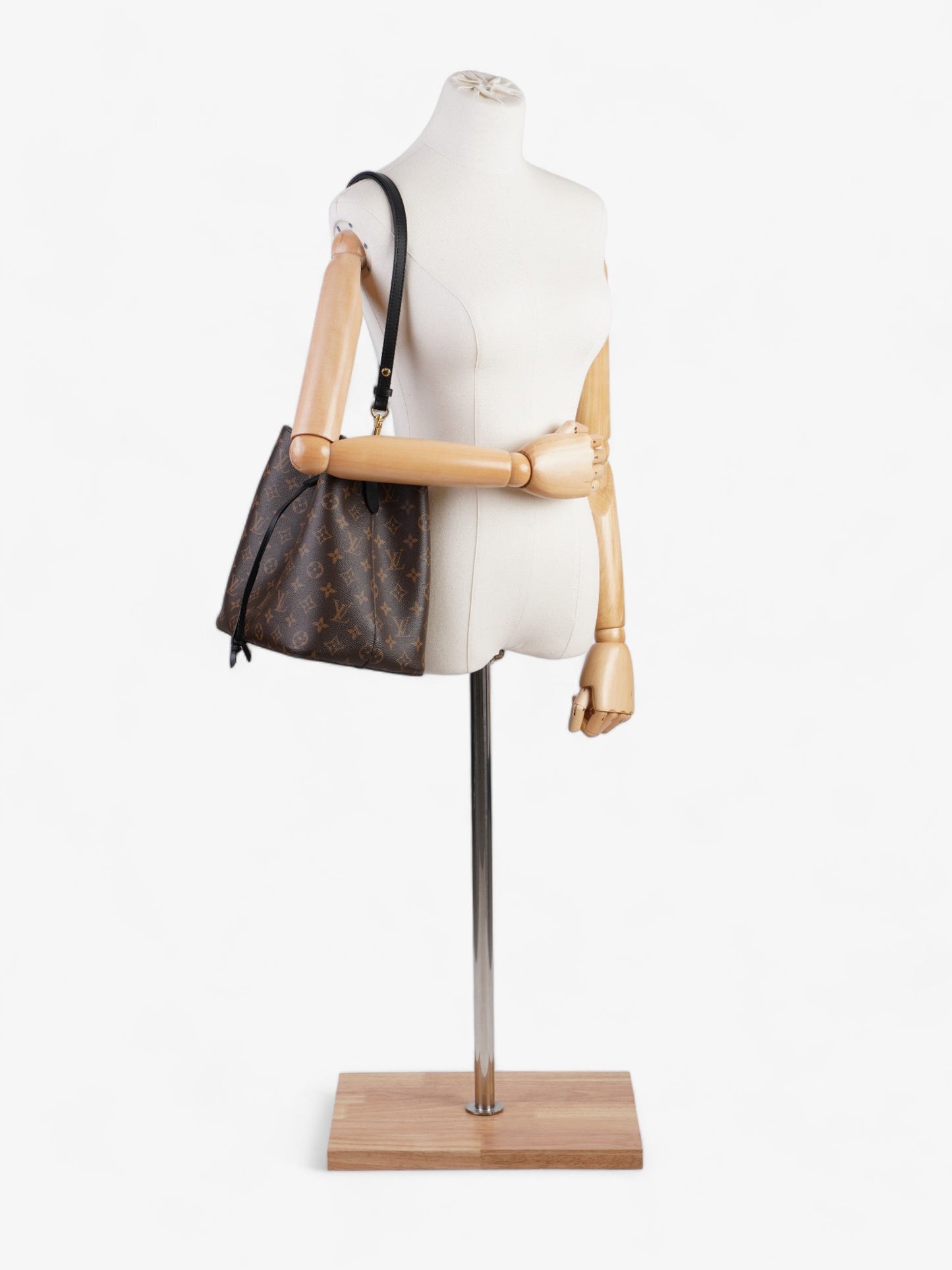 Louis Vuitton N茅oNo茅 Bucket Monogram Coated Canvas