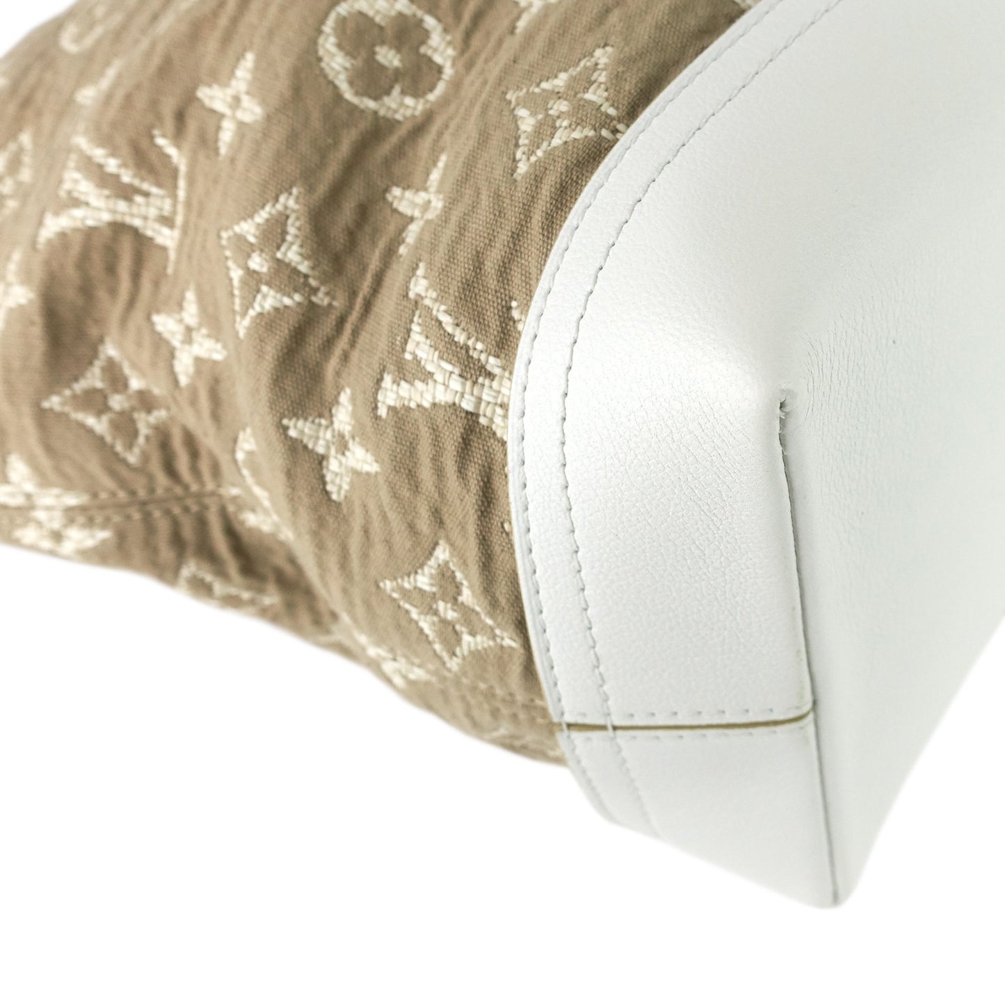 Louis Vuitto Sabbia Besace Blanc Monogram Canvas Limited Edition Bag