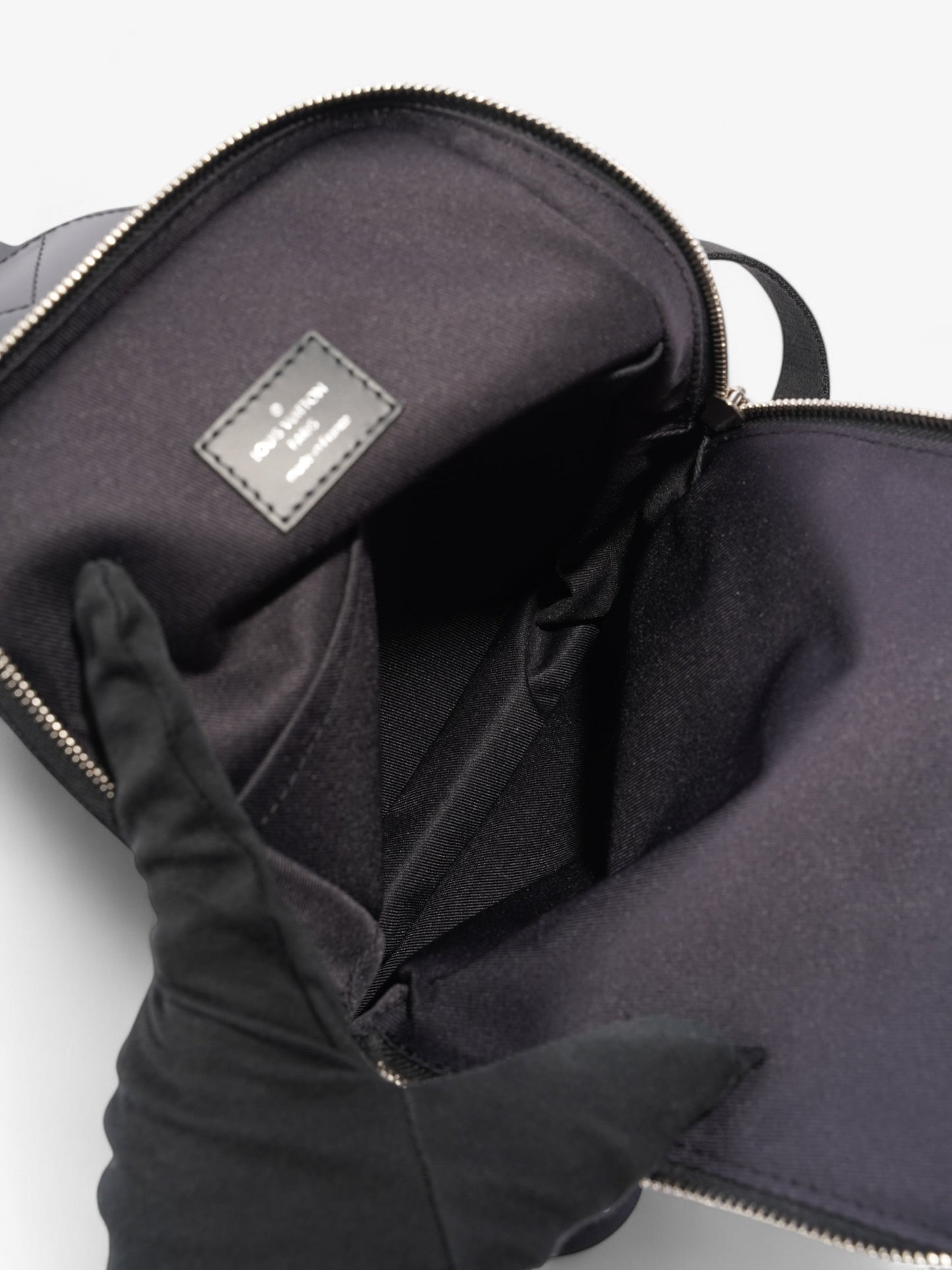 Louis Vuitton Avenue Sling Bag Damier Graphite Coated Canvas
