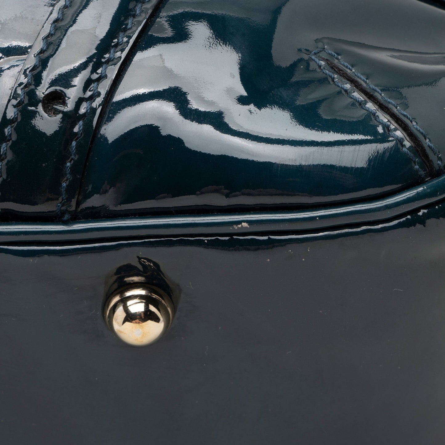 Gucci Embossed Horsebit Patent Leather Satchel (SHF-YEYjof)