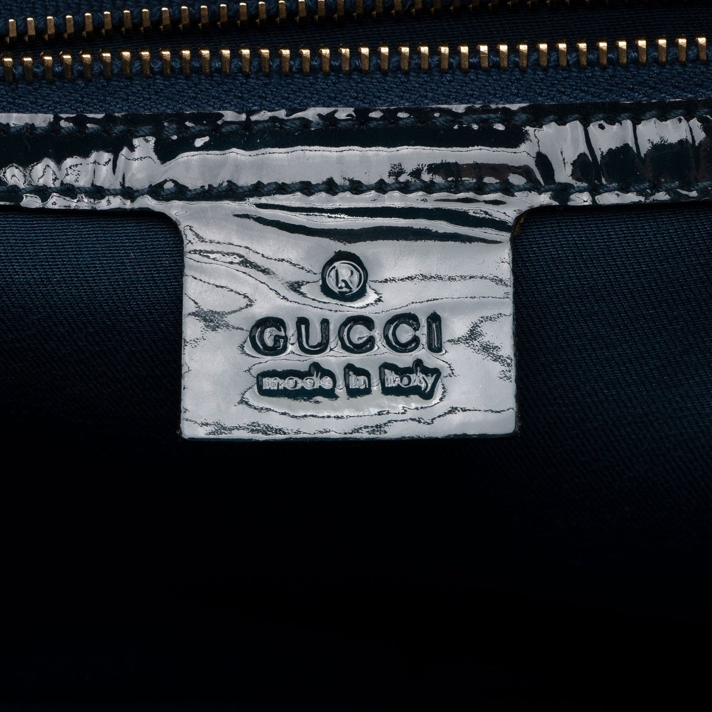 Gucci Embossed Horsebit Patent Leather Satchel (SHF-YEYjof)
