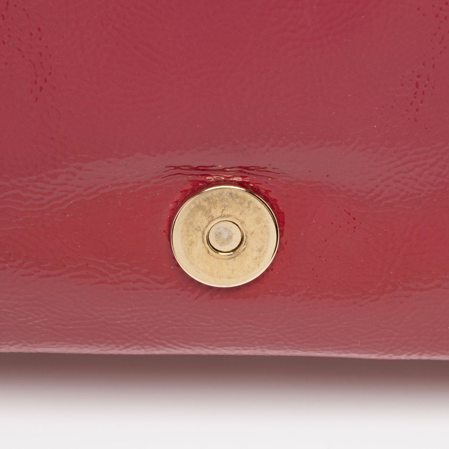 Gucci Patent Leather Soho Medium Flap Bag (SHF-V6tPqW)