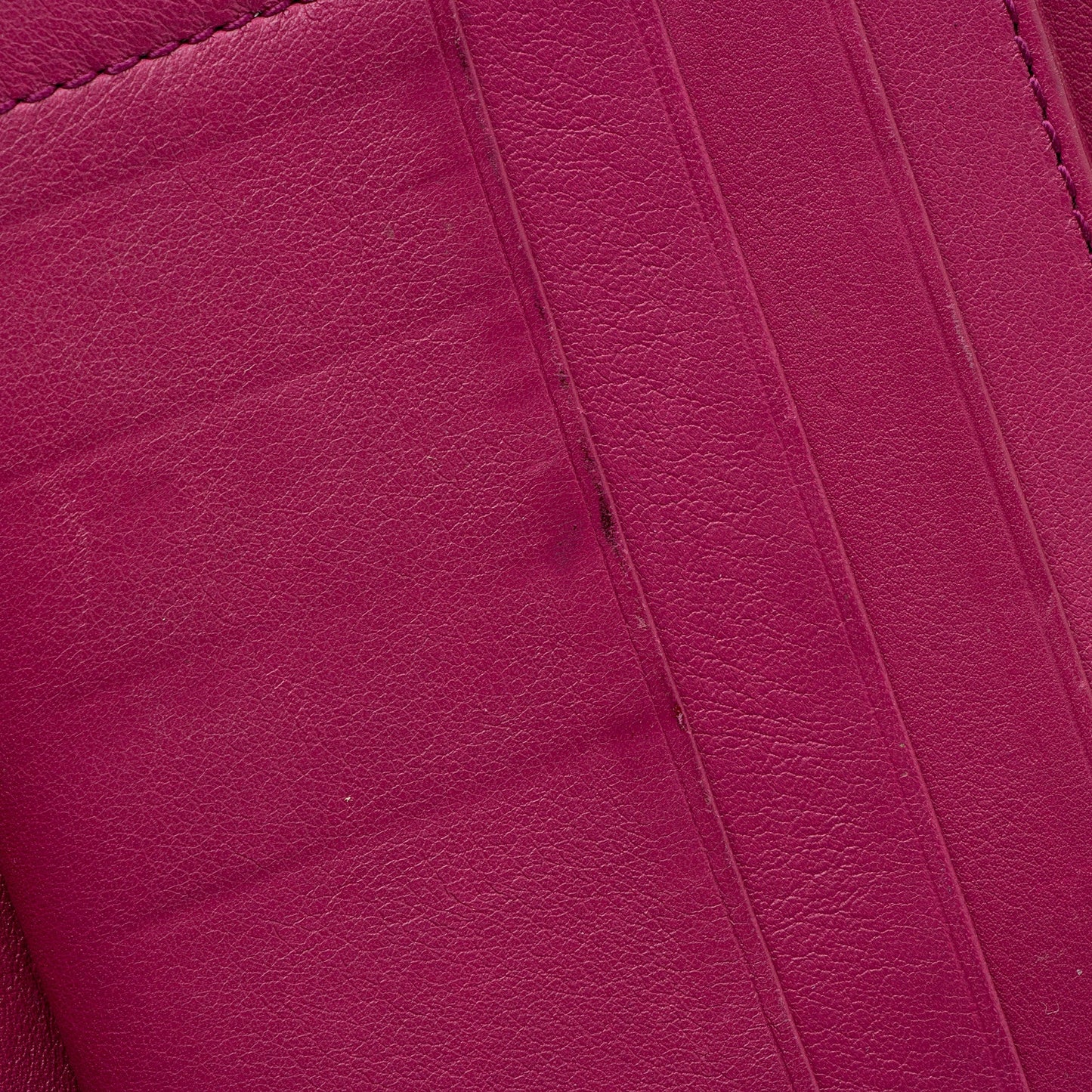 Gucci Patent Leather Soho Travel Zip Around Wallet (SHF-3tKxuo)