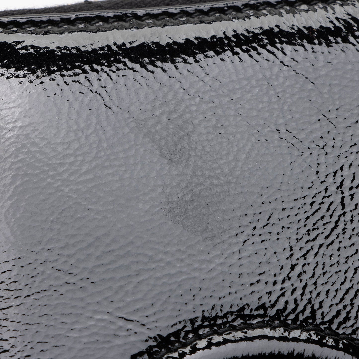 Gucci Patent Leather Soho Zip Around Wallet (SHF-OZVoQd)