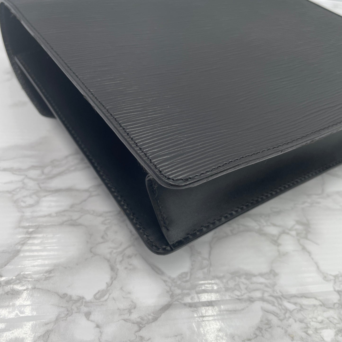 LOUIS VUITTON Epi Monceau