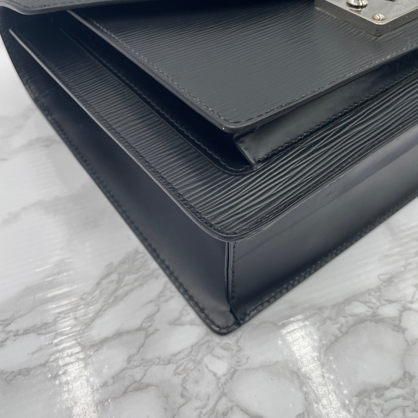 LOUIS VUITTON Epi Monceau