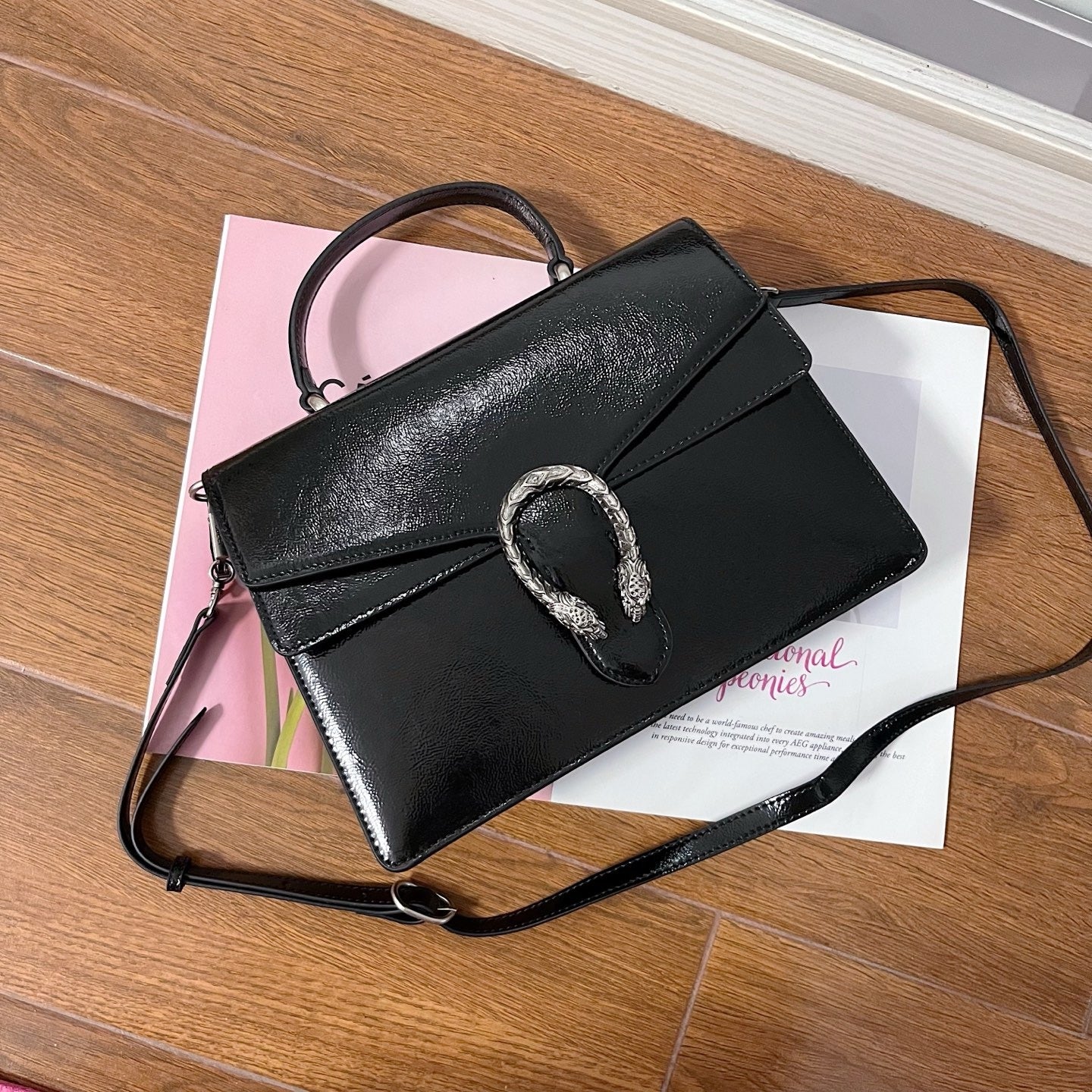 GC704 Dionysus Medium Top Handle Bag / 11.4"W x 7.8"H x 4"D
