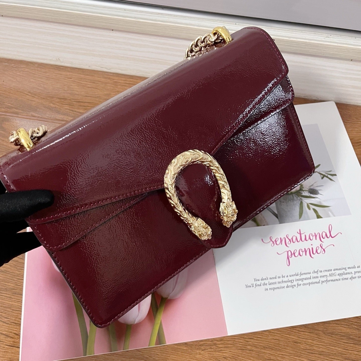 GC706 Dionysus Small Shoulder Bag / 11"W x 6.2"H x 4"D