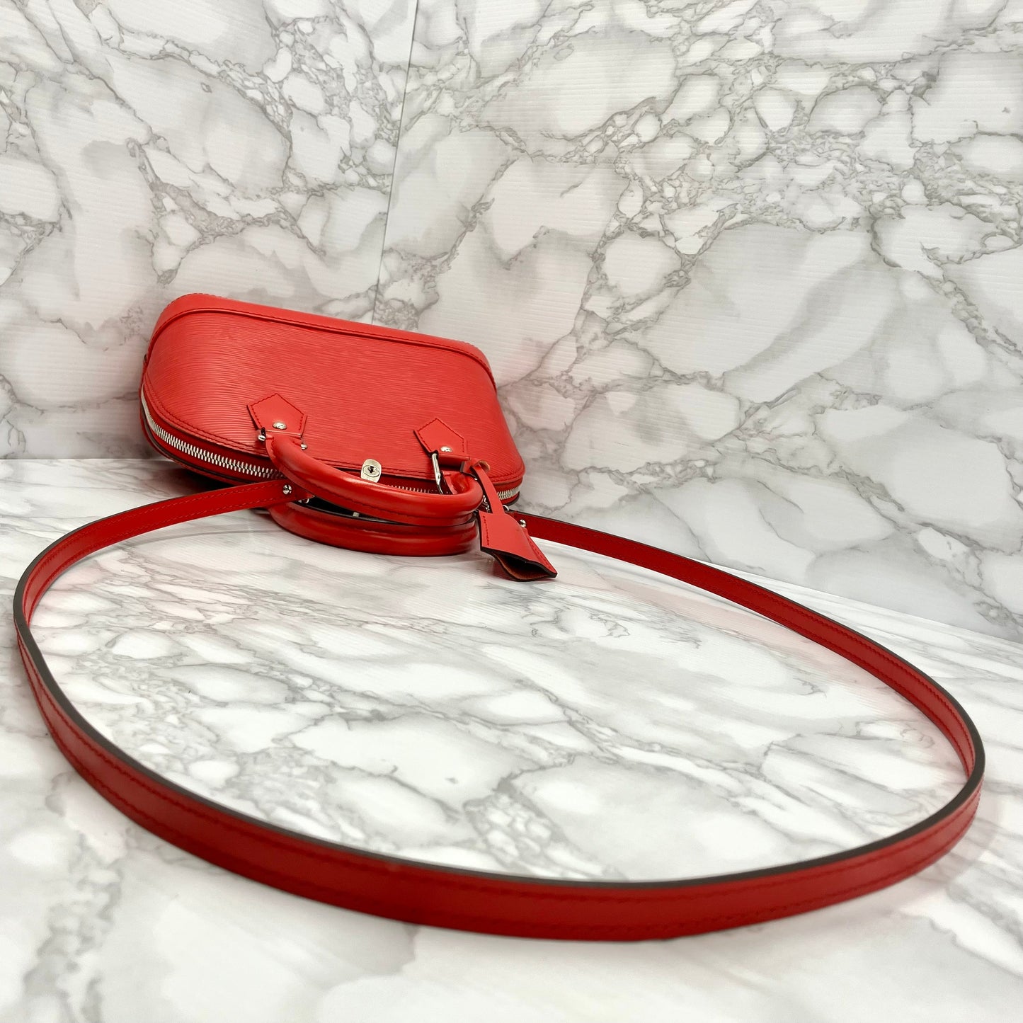 LOUIS VUITTON Epi Alma BB