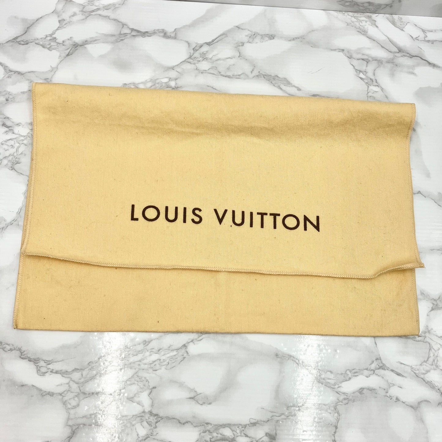LOUIS VUITTON Epi Alma BB