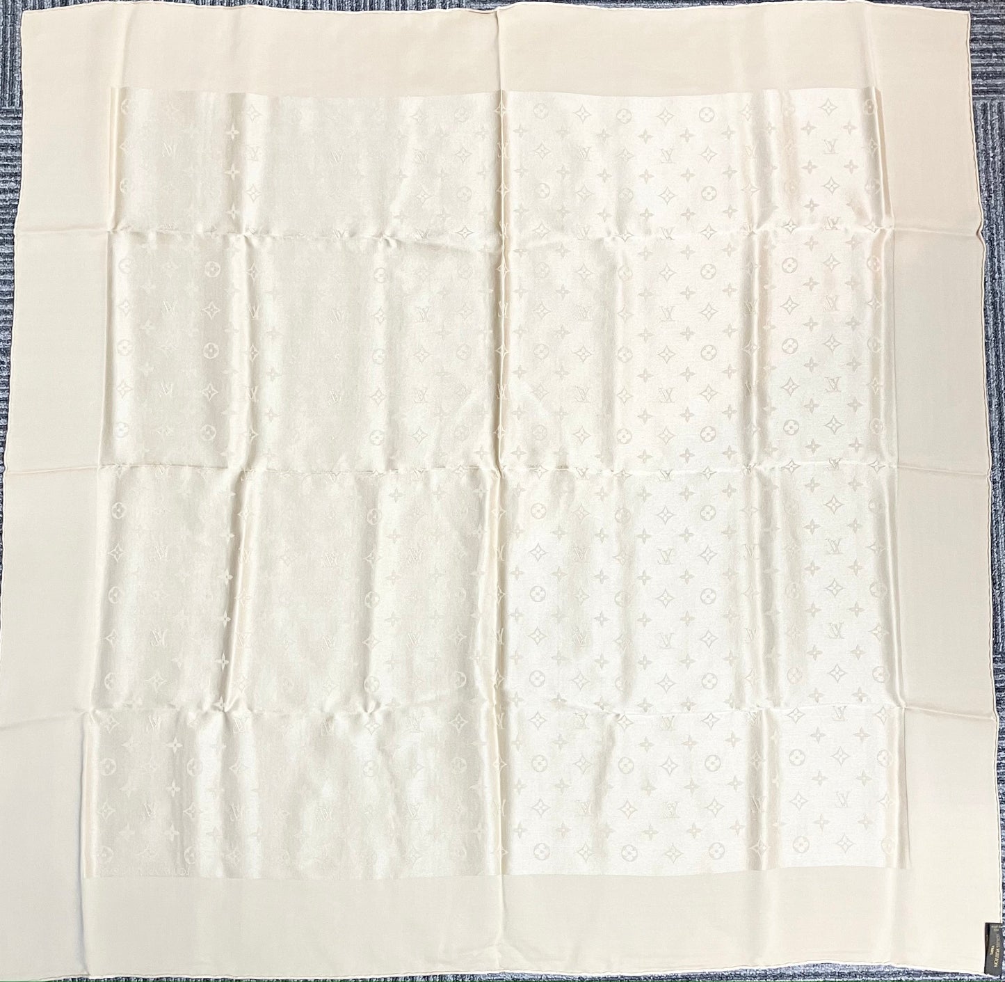 LOUIS VUITTON Calle Monaco Scarf