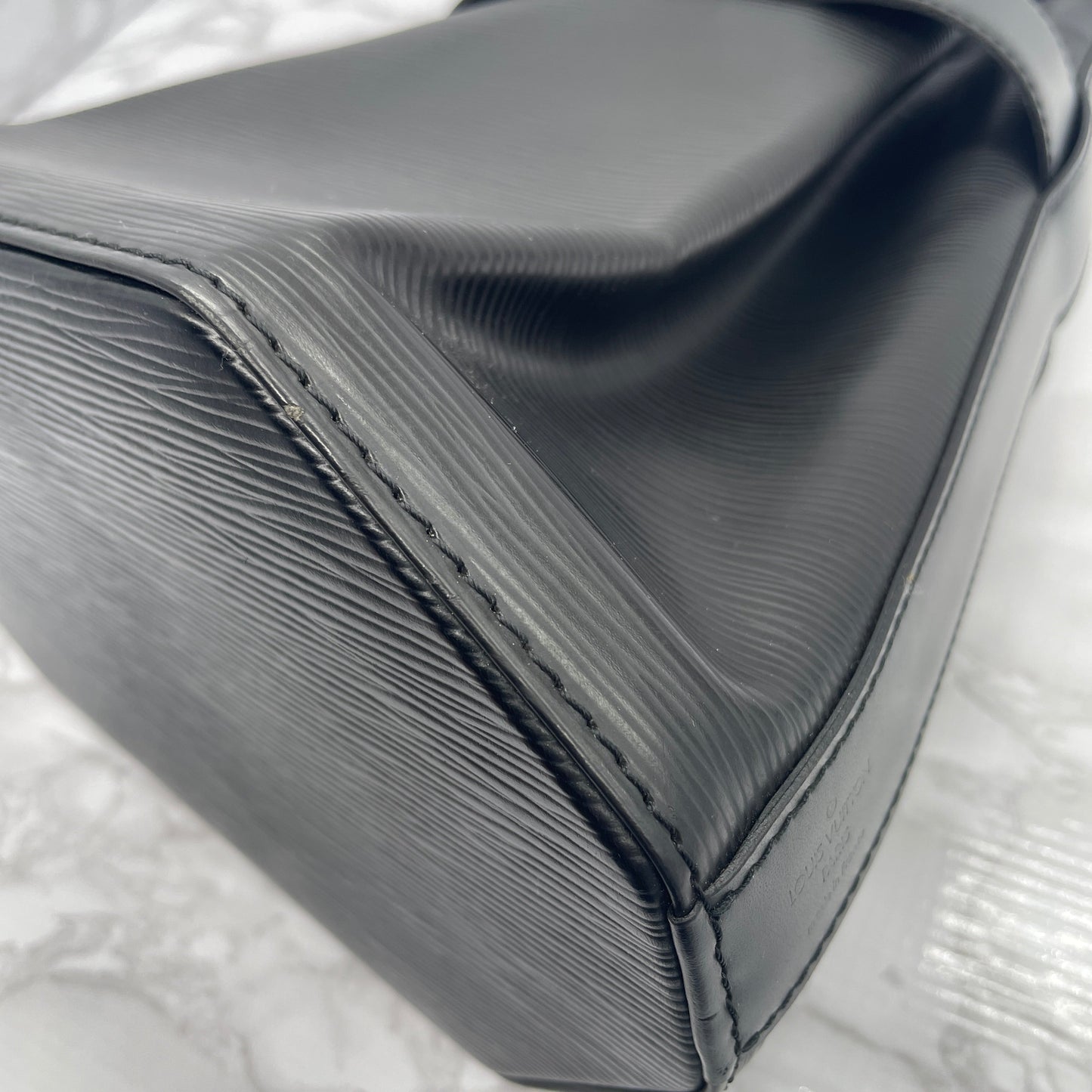 LOUIS VUITTON Epi sac de paule PM