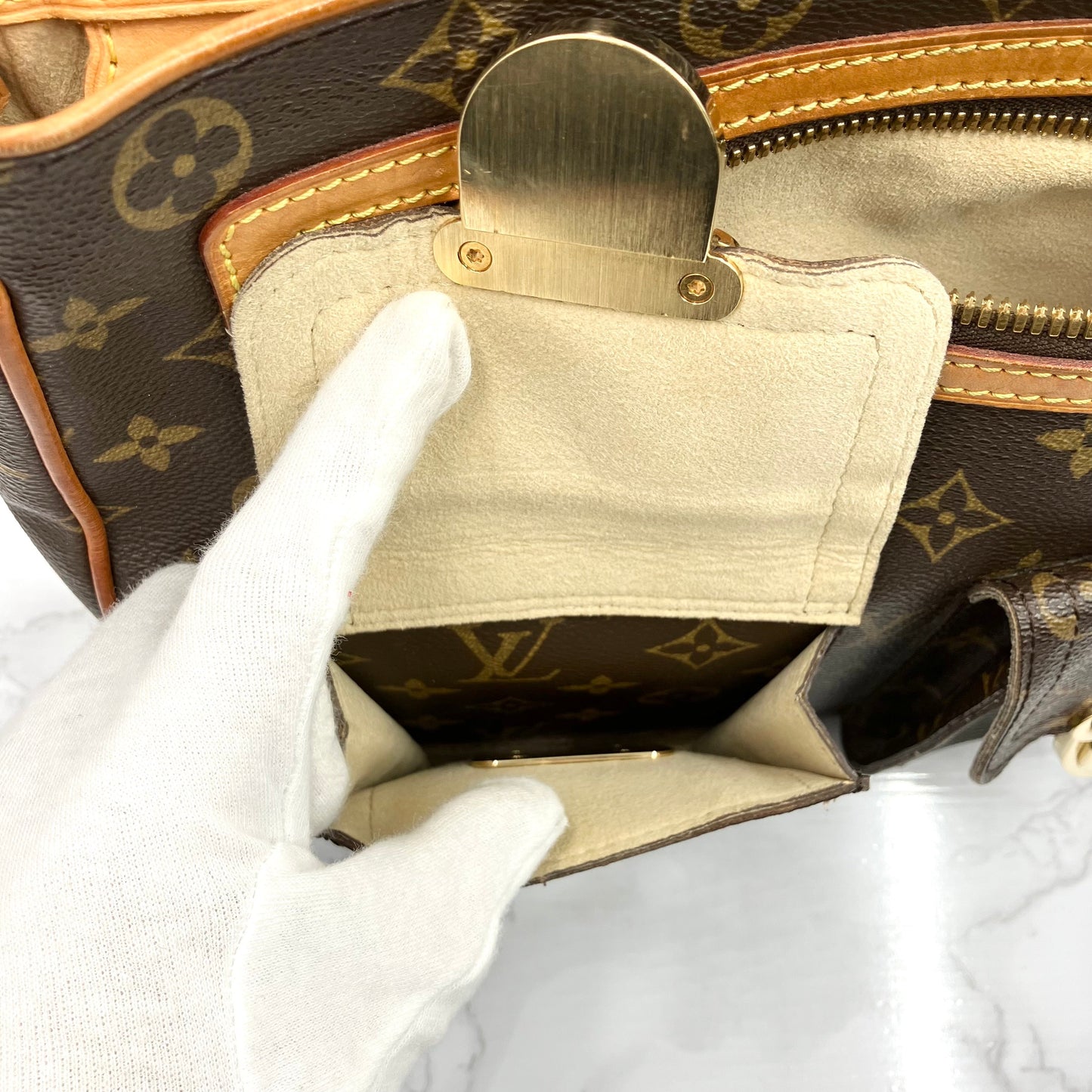 LOUIS VUITTON Monogram Hudson GM
