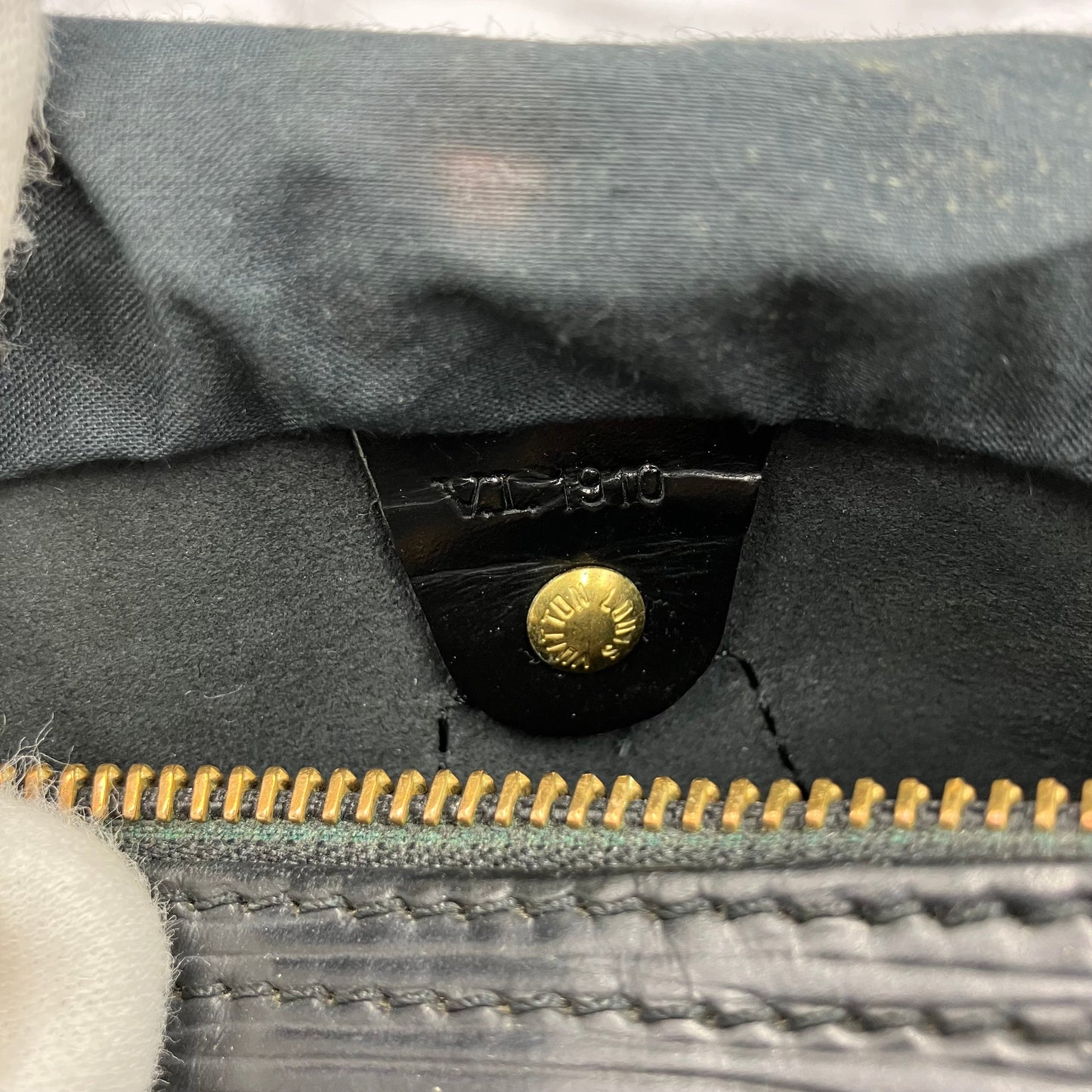 LOUIS VUITTON Epi Speedy 25