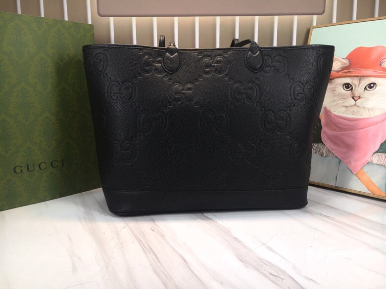 GC624 GG MatelassÃ© Medium Tote / 15.7x13x7.4inch