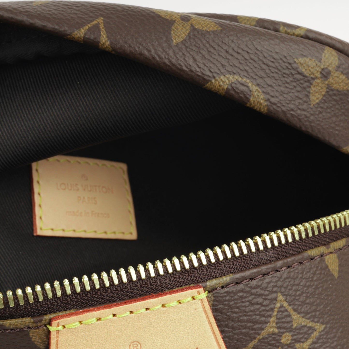 Louis Vuitton Bumbag MM - Monogram