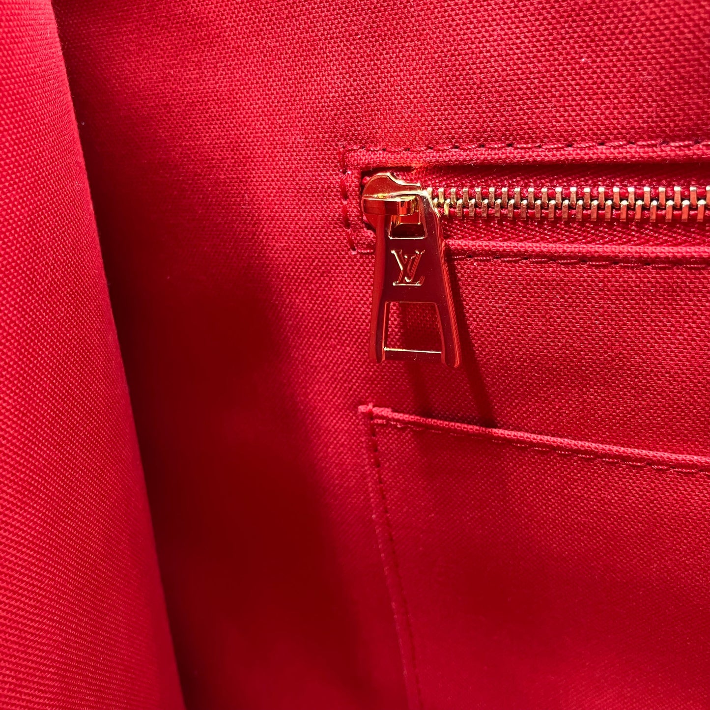 LOUIS VUITTON On The Go GM Monogram Giant Reverse
