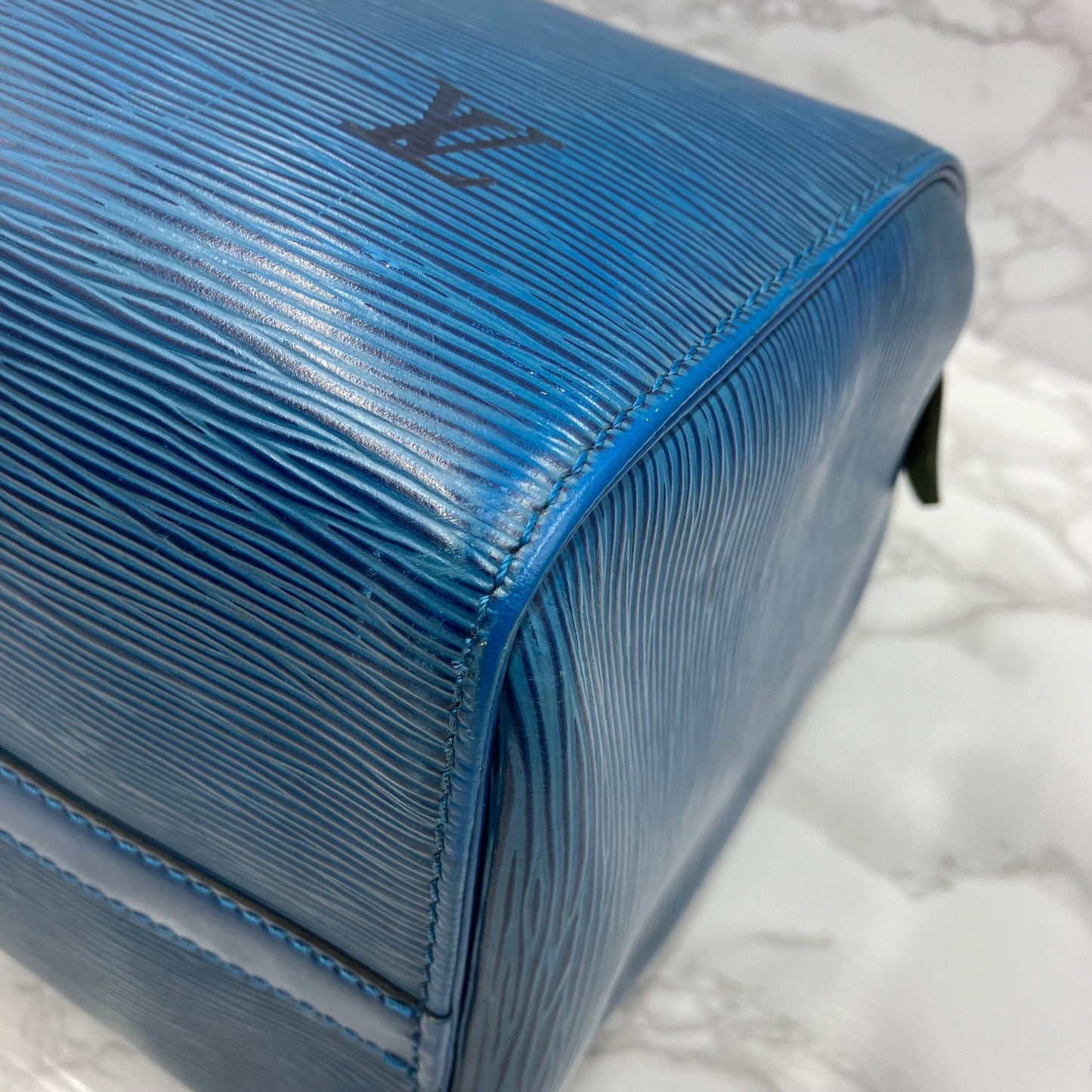 LOUIS VUITTON Epi Speedy 30