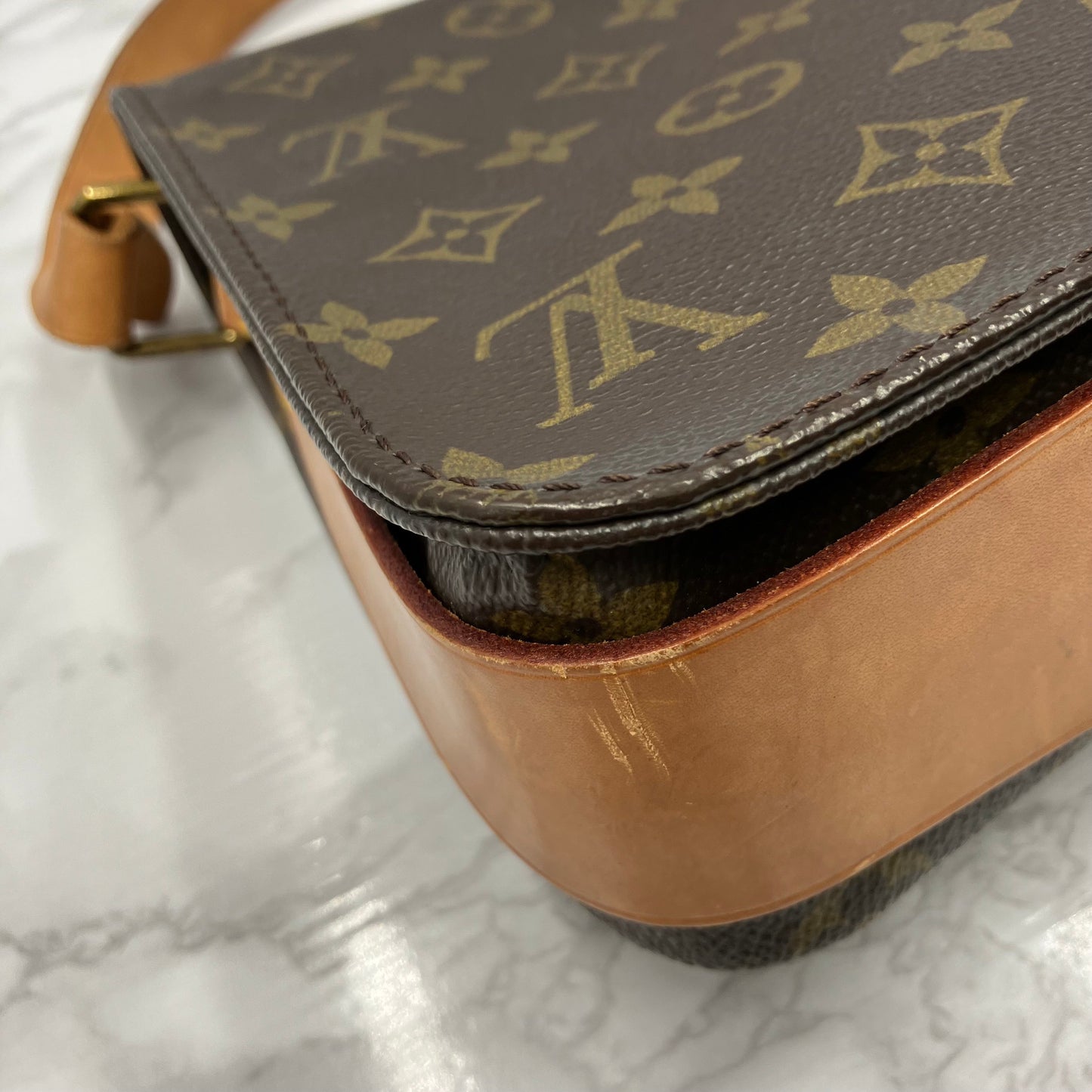 LOUIS VUITTON Monogram carte chele