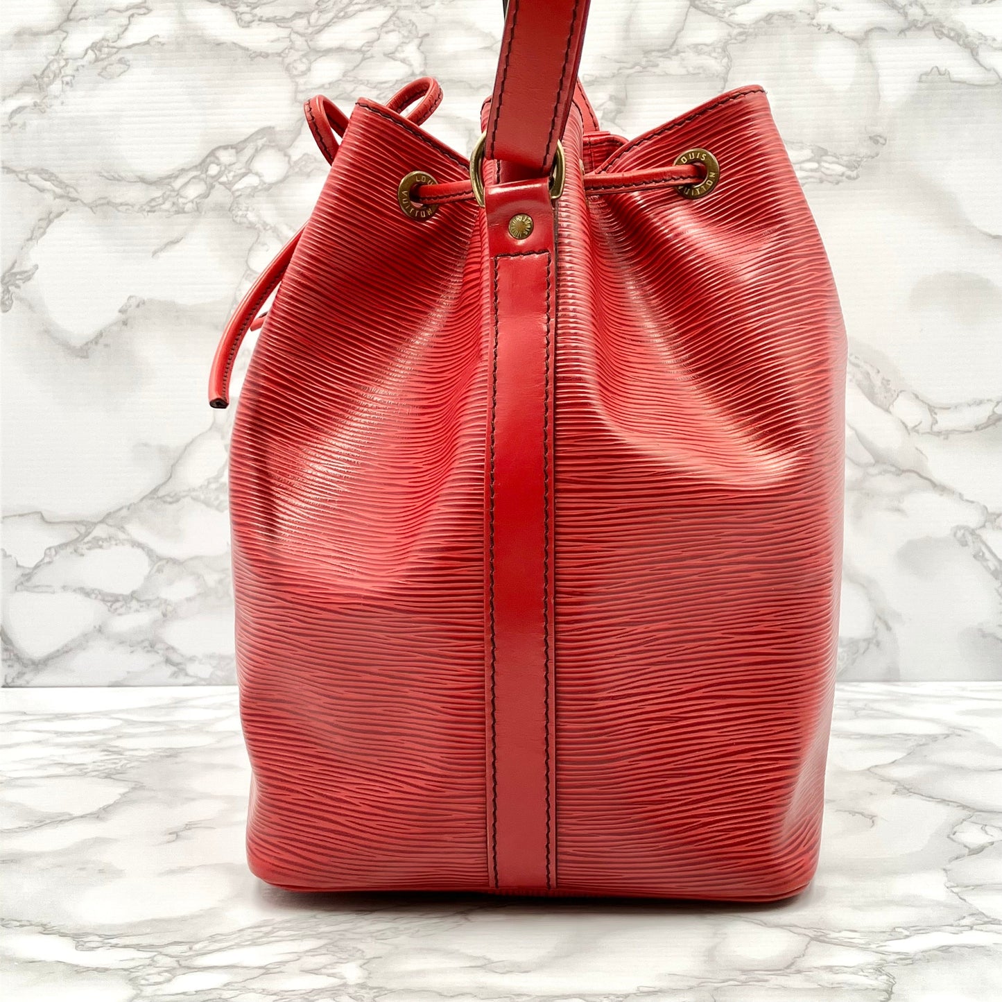 LOUIS VUITTON Epi petit noÃ©