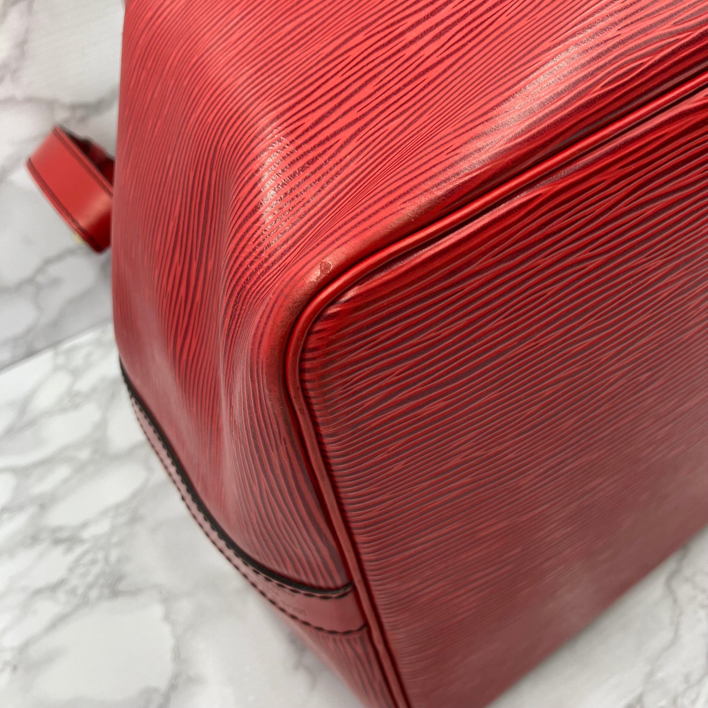 LOUIS VUITTON Epi petit noÃ©