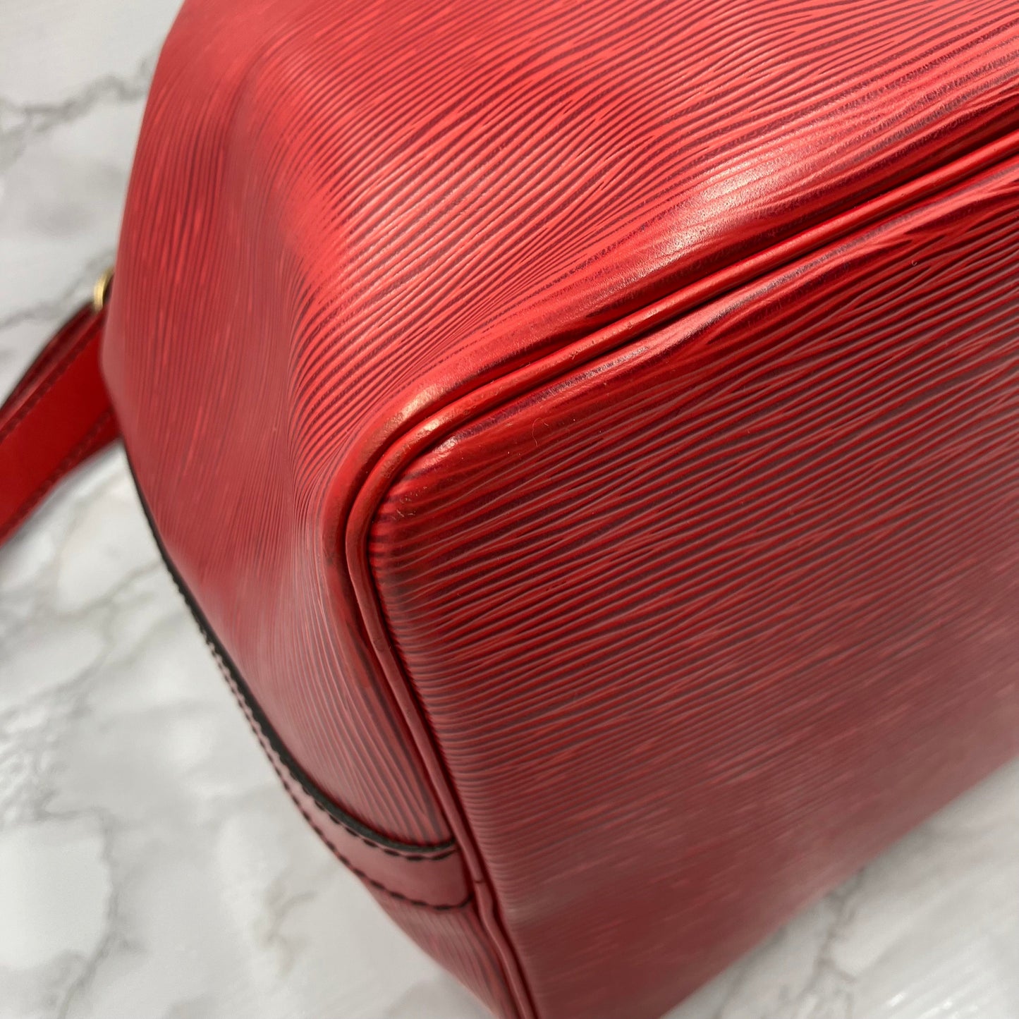 LOUIS VUITTON Epi petit noÃ©