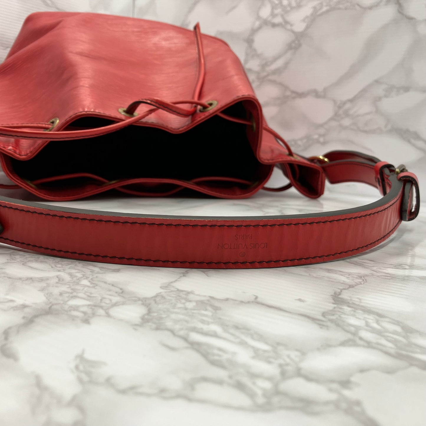 LOUIS VUITTON Epi petit noÃ©