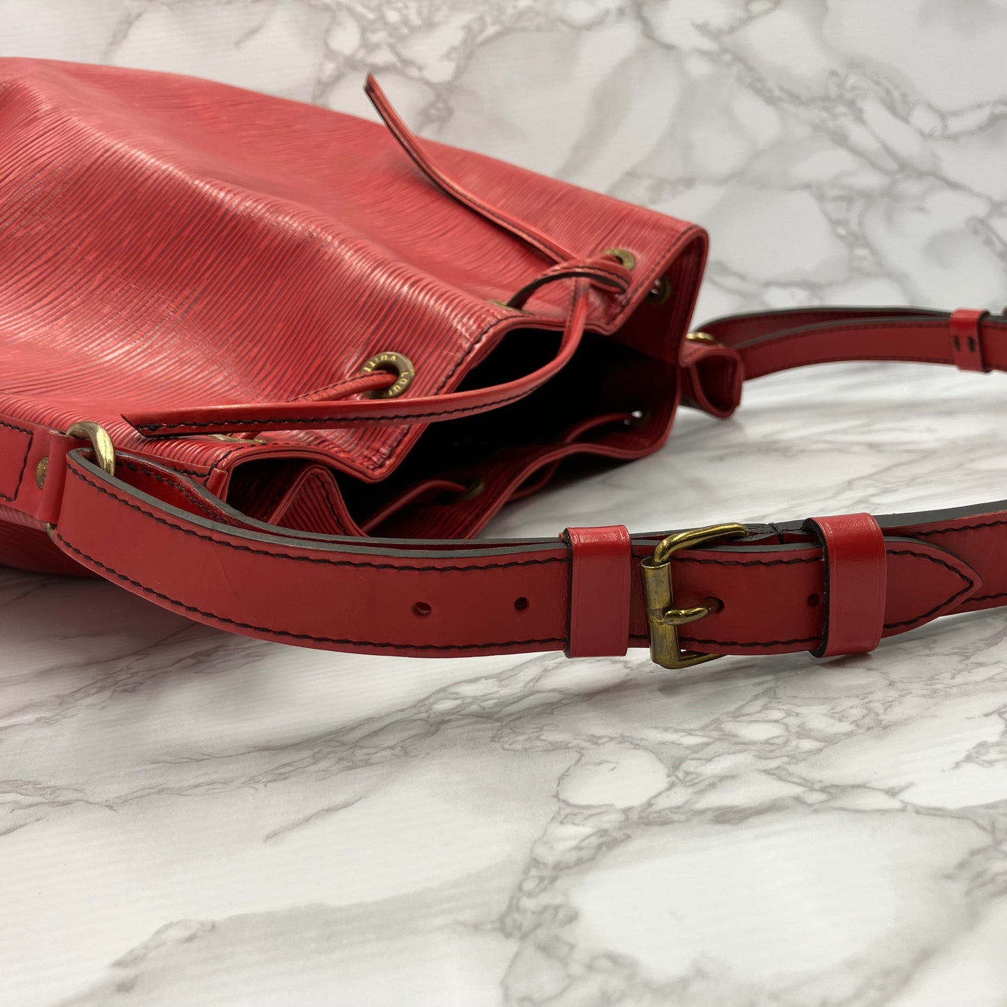 LOUIS VUITTON Epi petit noÃ©