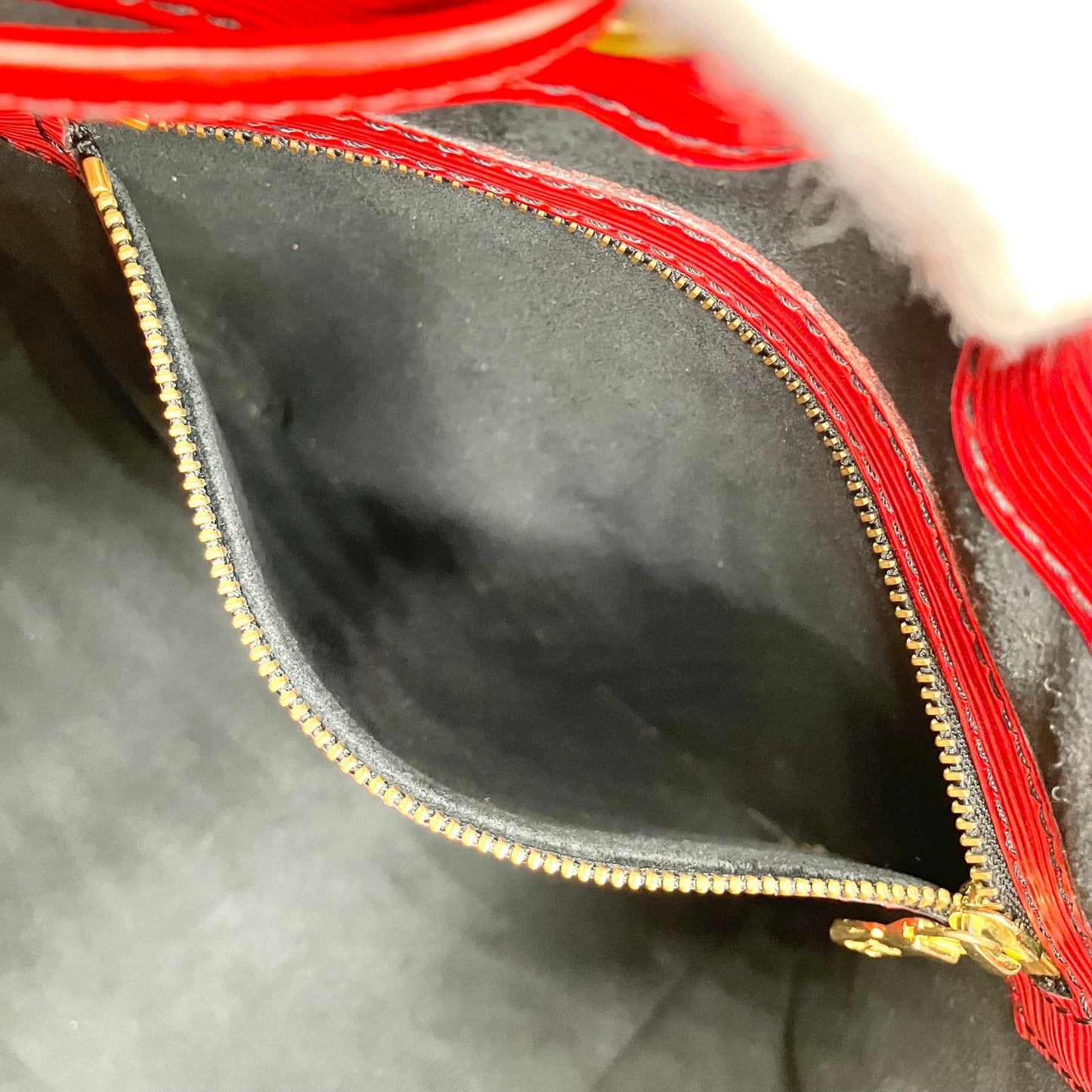 LOUIS VUITTON Epi petit noÃ©