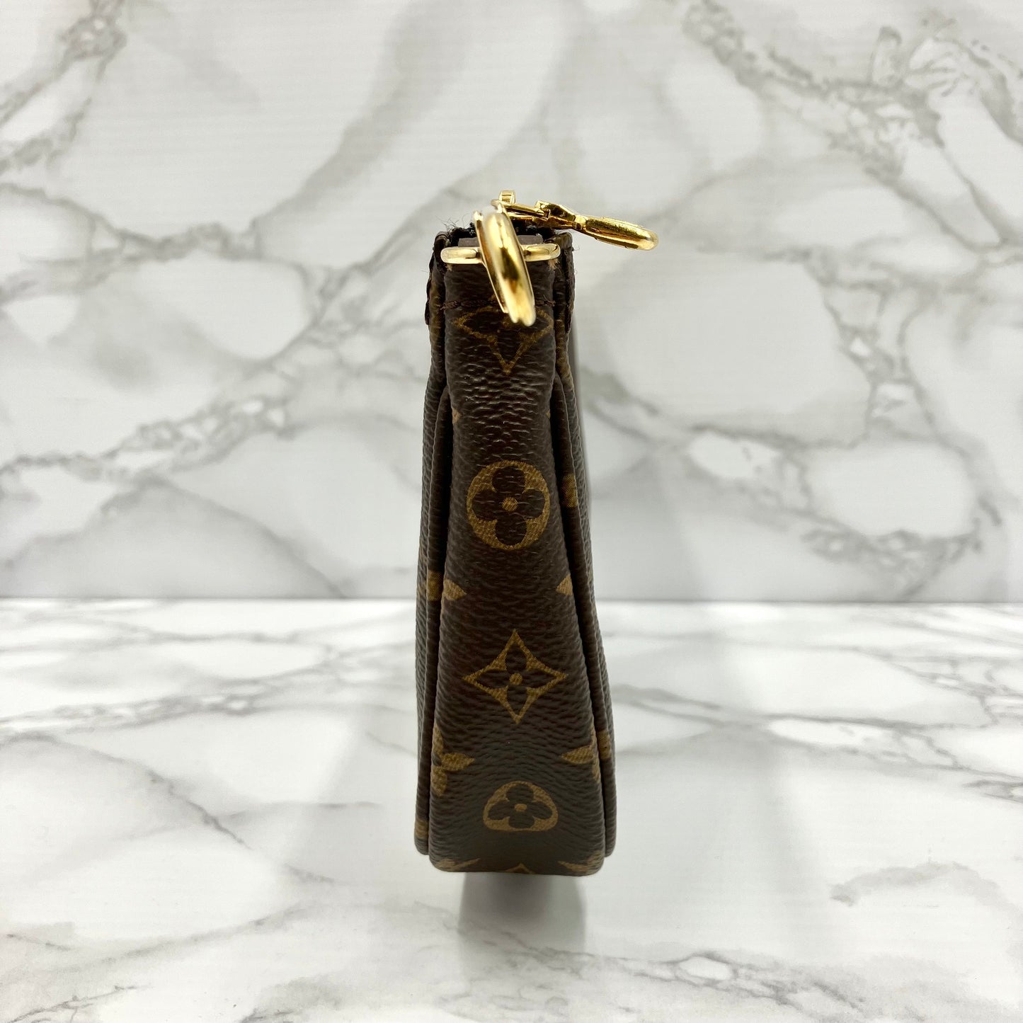 LOUIS VUITTON Monogram MÃ¼rti Pochette