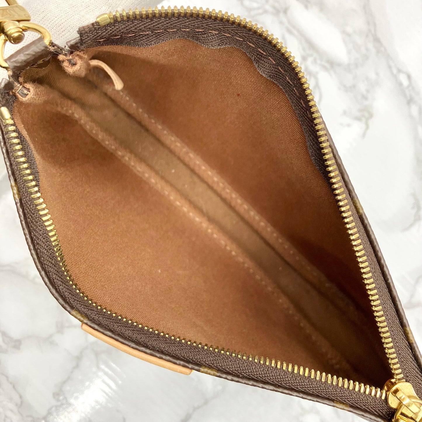 LOUIS VUITTON Monogram MÃ¼rti Pochette