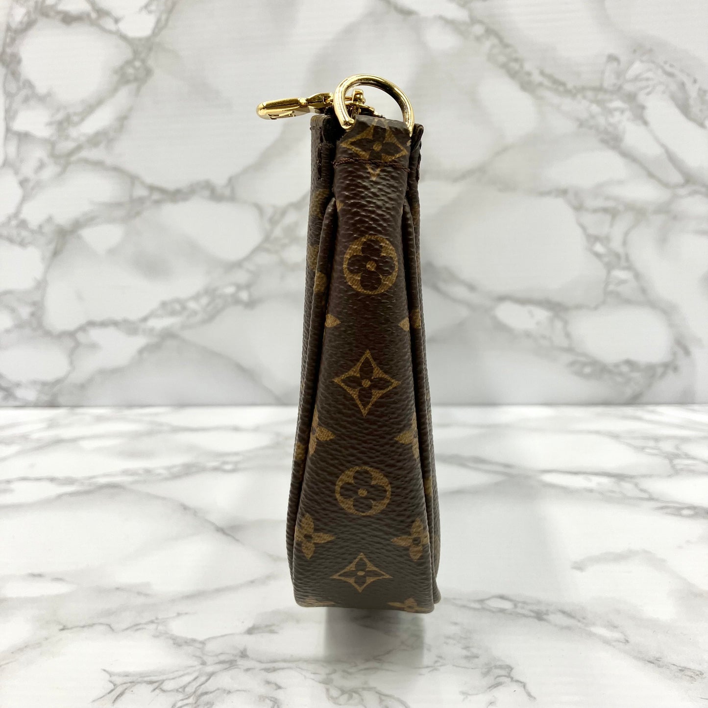 LOUIS VUITTON Monogram MÃ¼rti Pochette