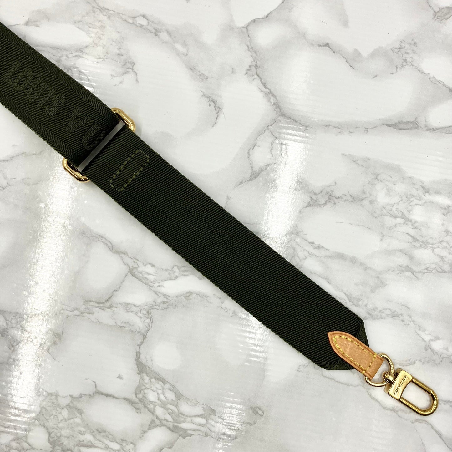LOUIS VUITTON Monogram MÃ¼rti Pochette