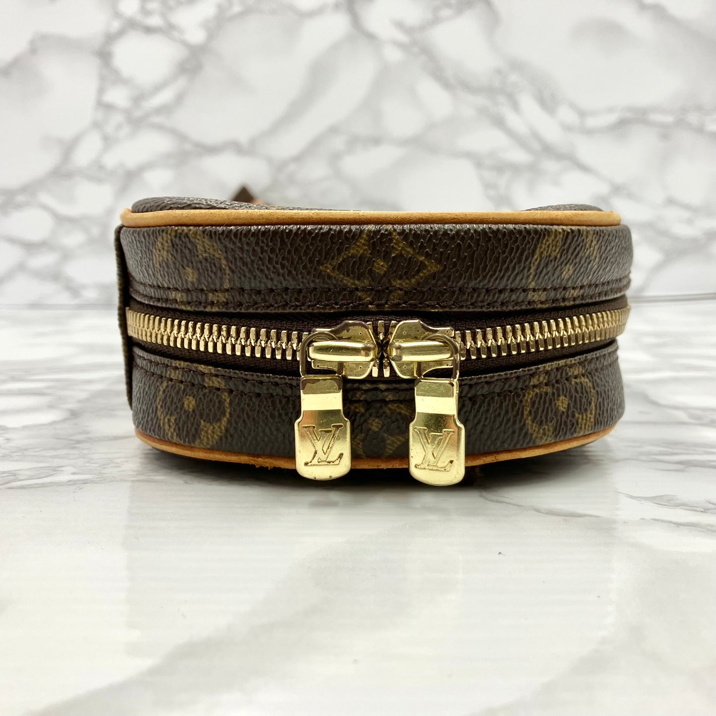 LOUIS VUITTON Monogram Pochette Gange