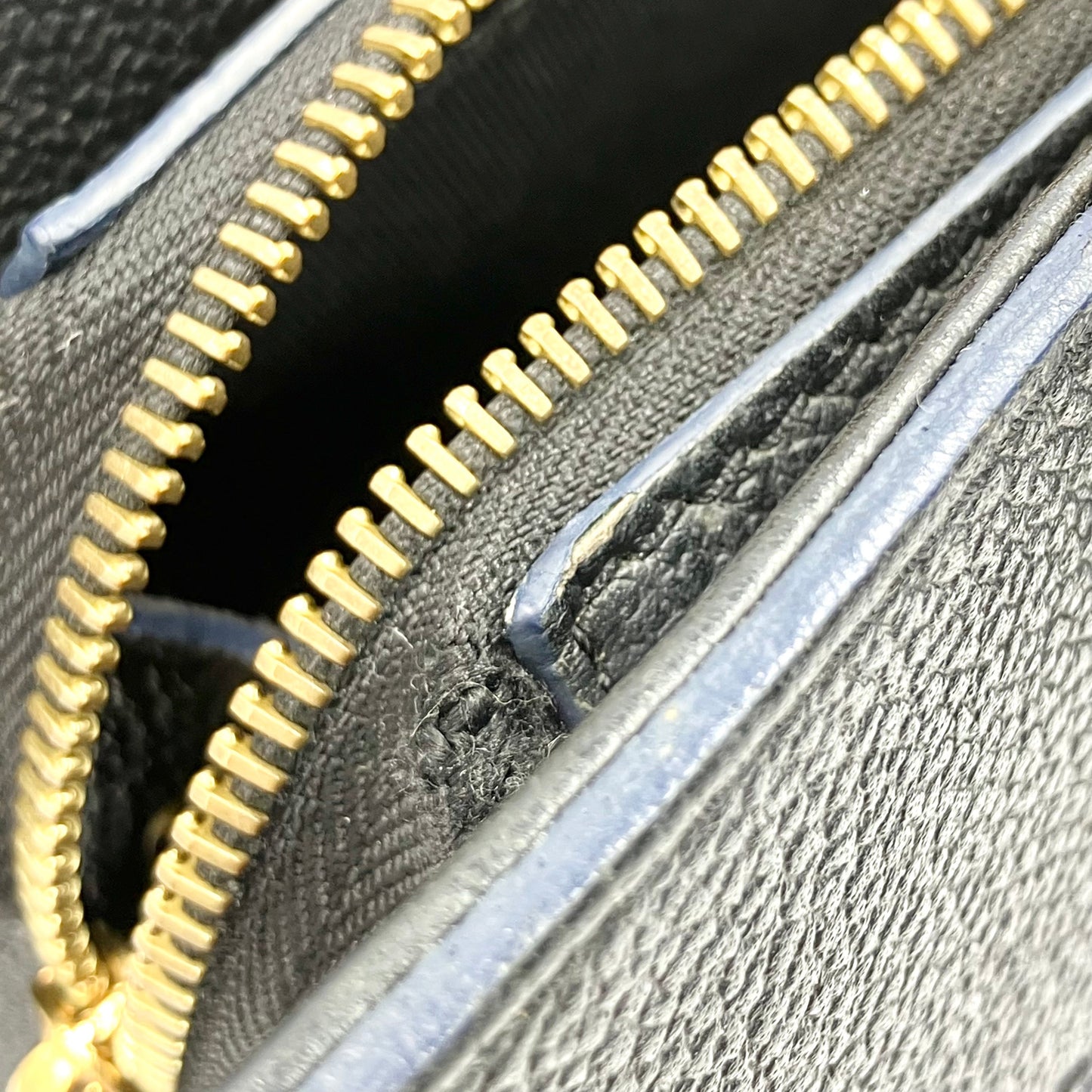 LOUIS VUITTON Three PM Empreinte