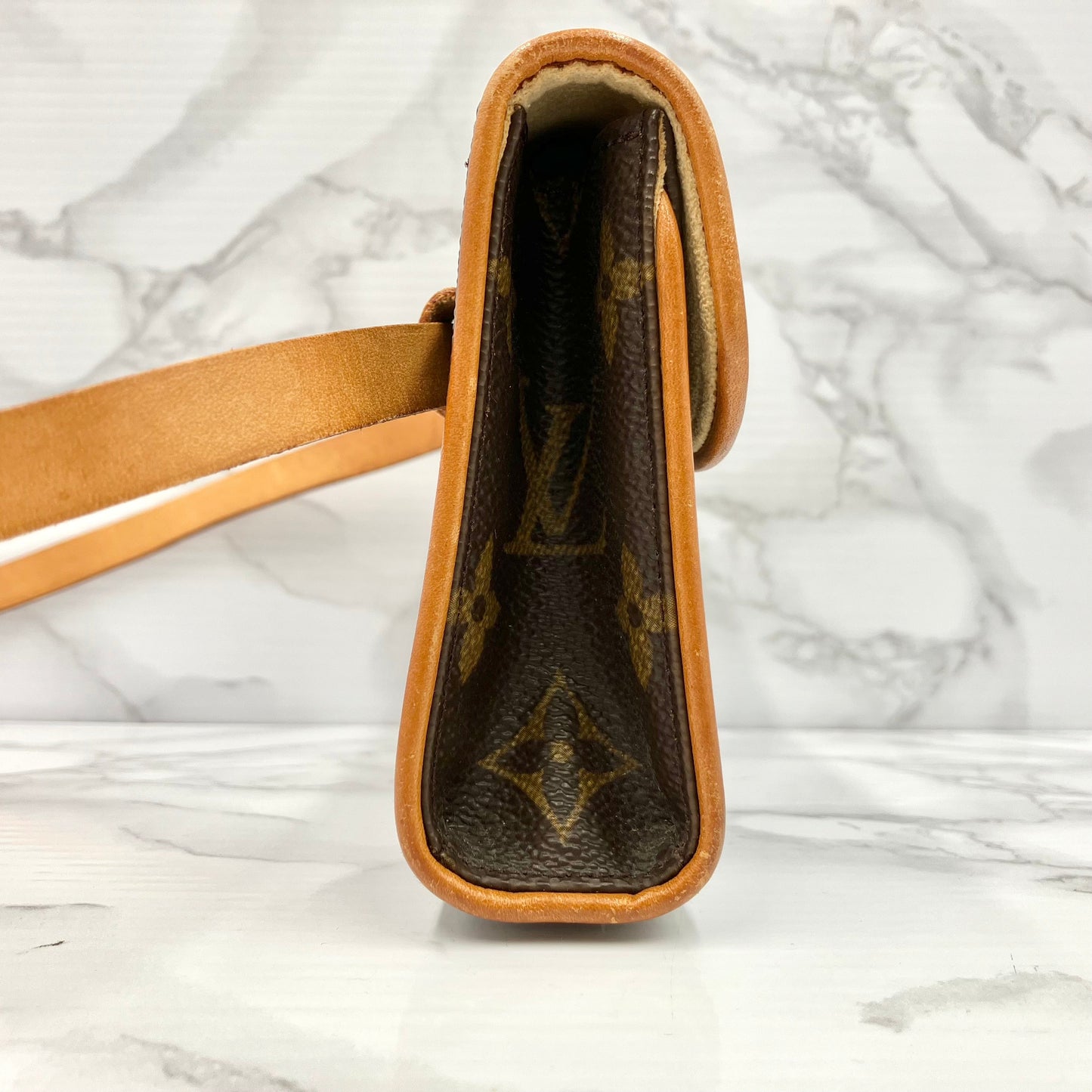 LOUIS VUITTON Monogram florentine