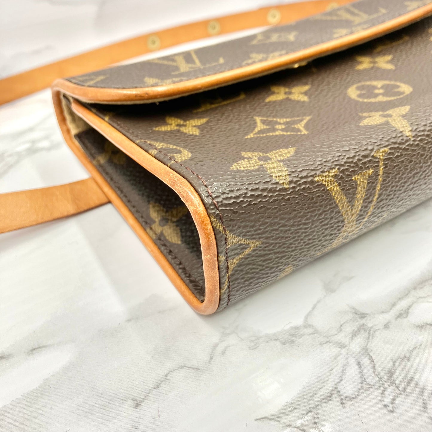 LOUIS VUITTON Monogram florentine