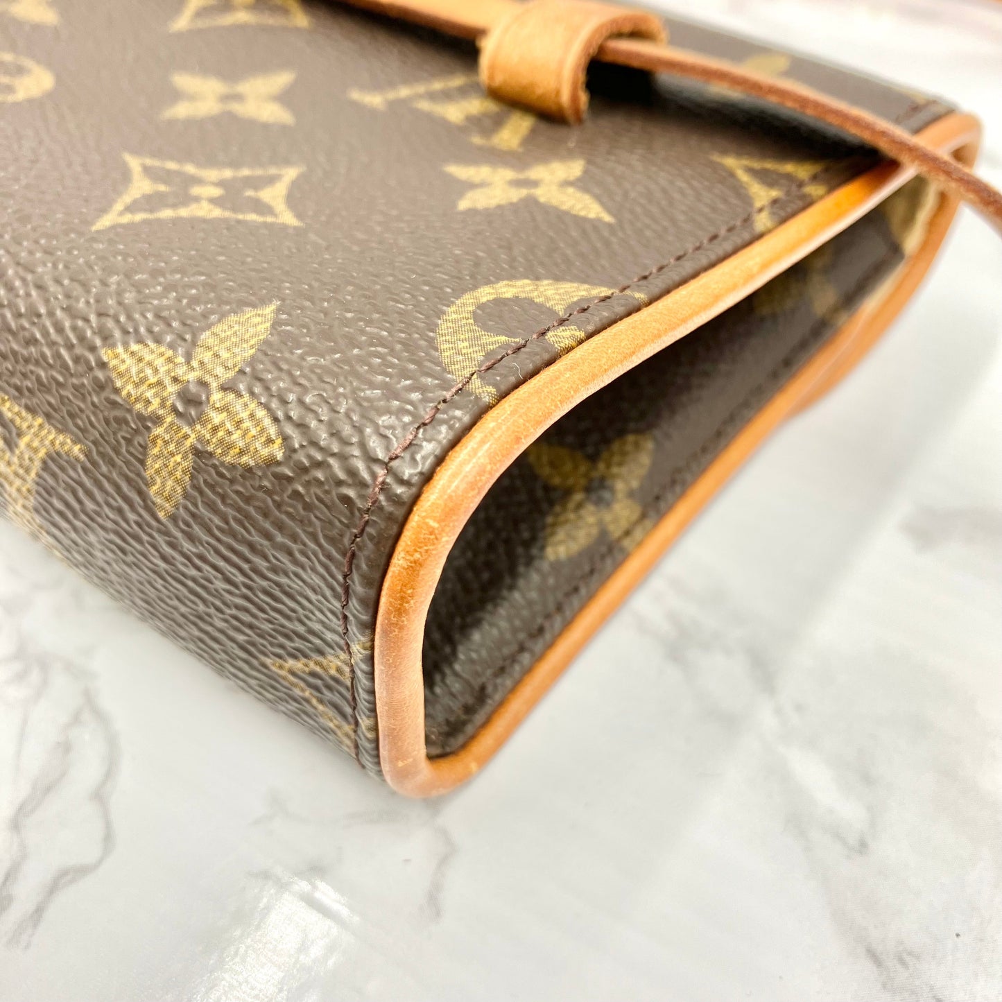 LOUIS VUITTON Monogram florentine