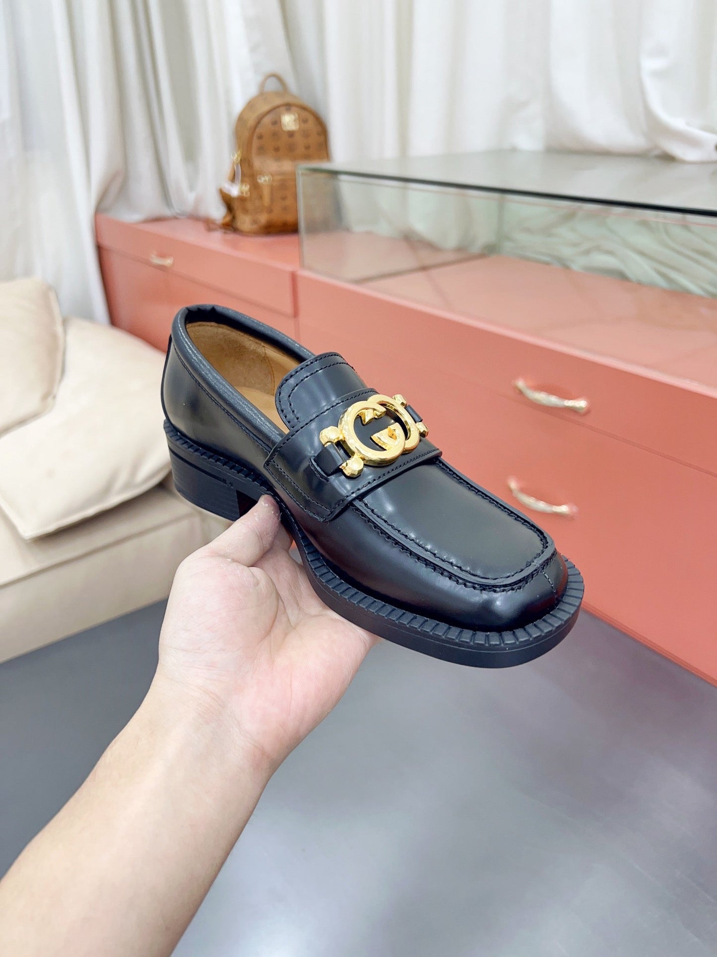 SE972 Women's loafer with InterlockingÂ GG / Size5-9