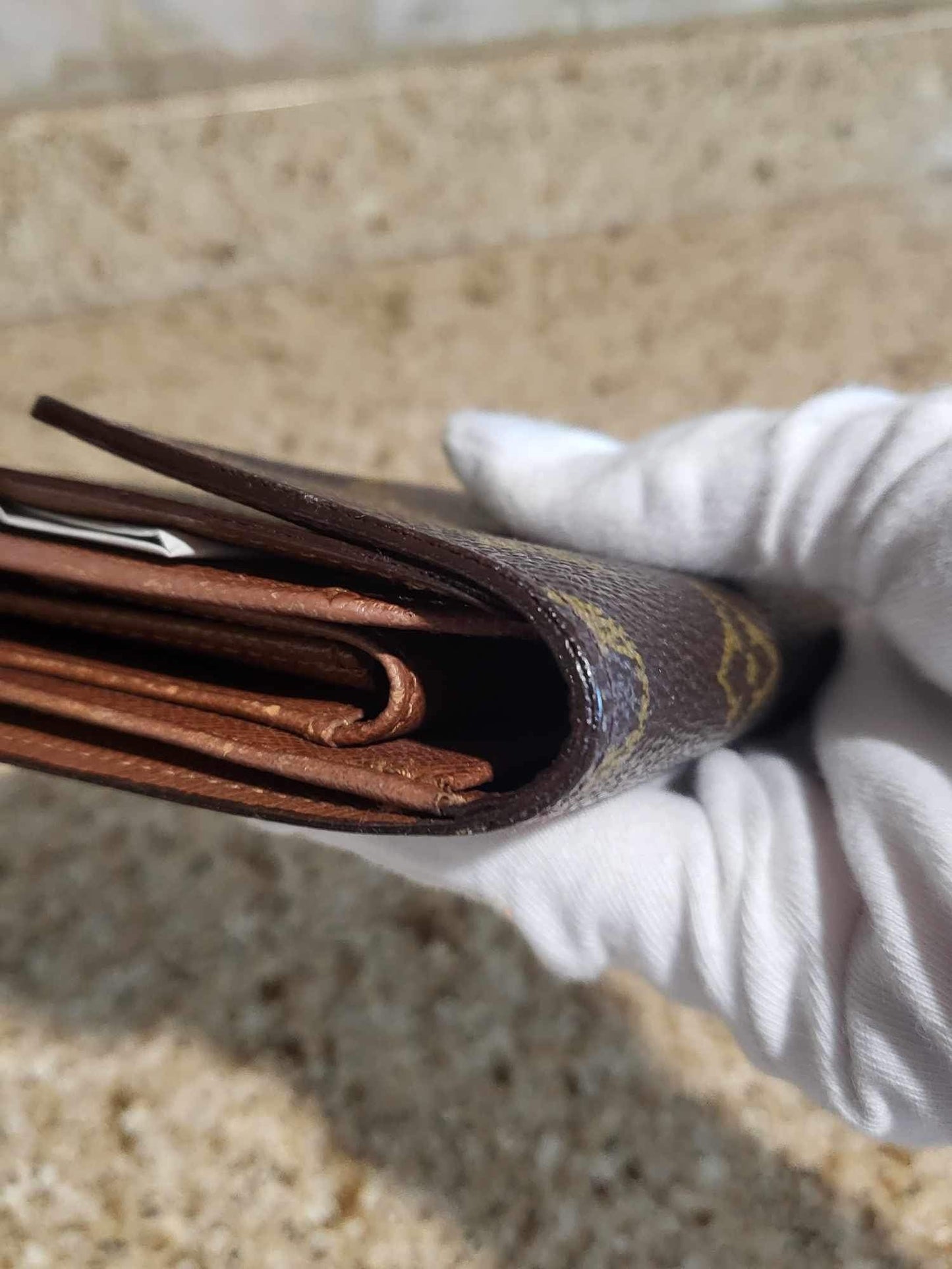 Vintage Alexandra Tri-Fold Mid Sized Wallet
