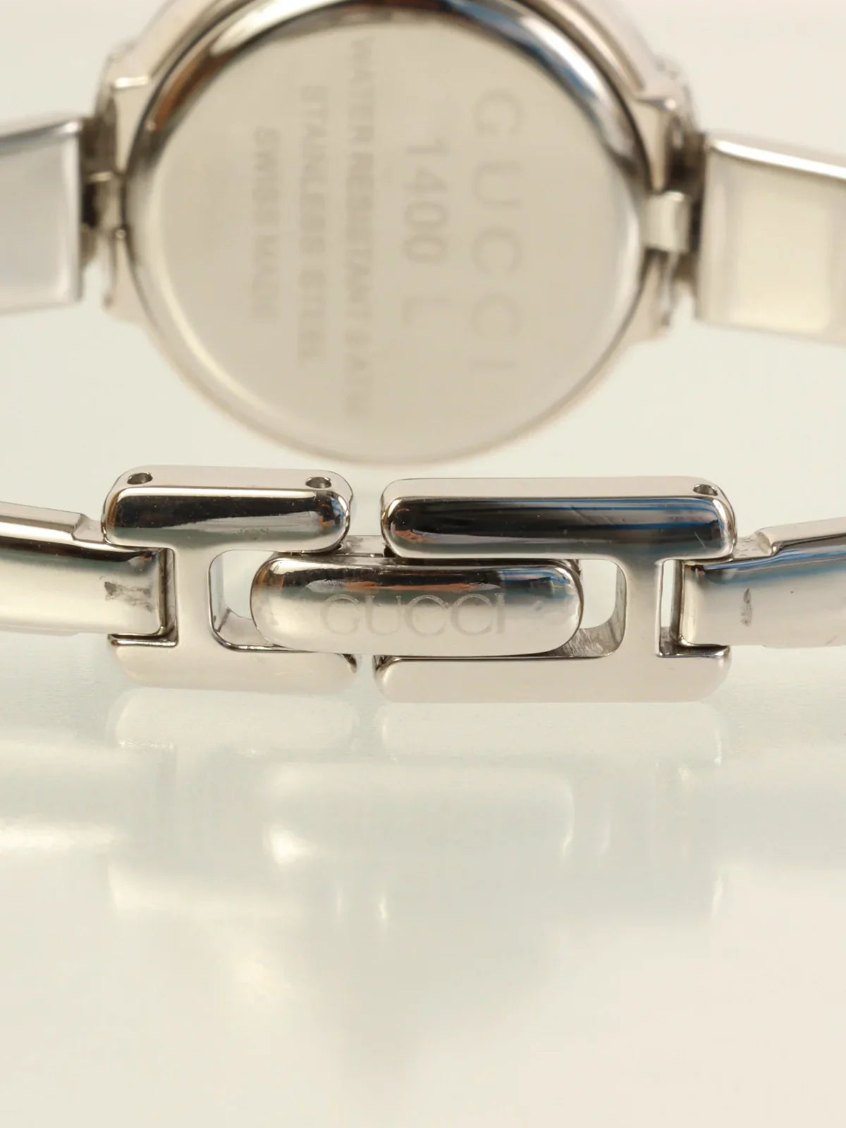 GUCCI Round Face Logo Bangle Watch Silver/Black