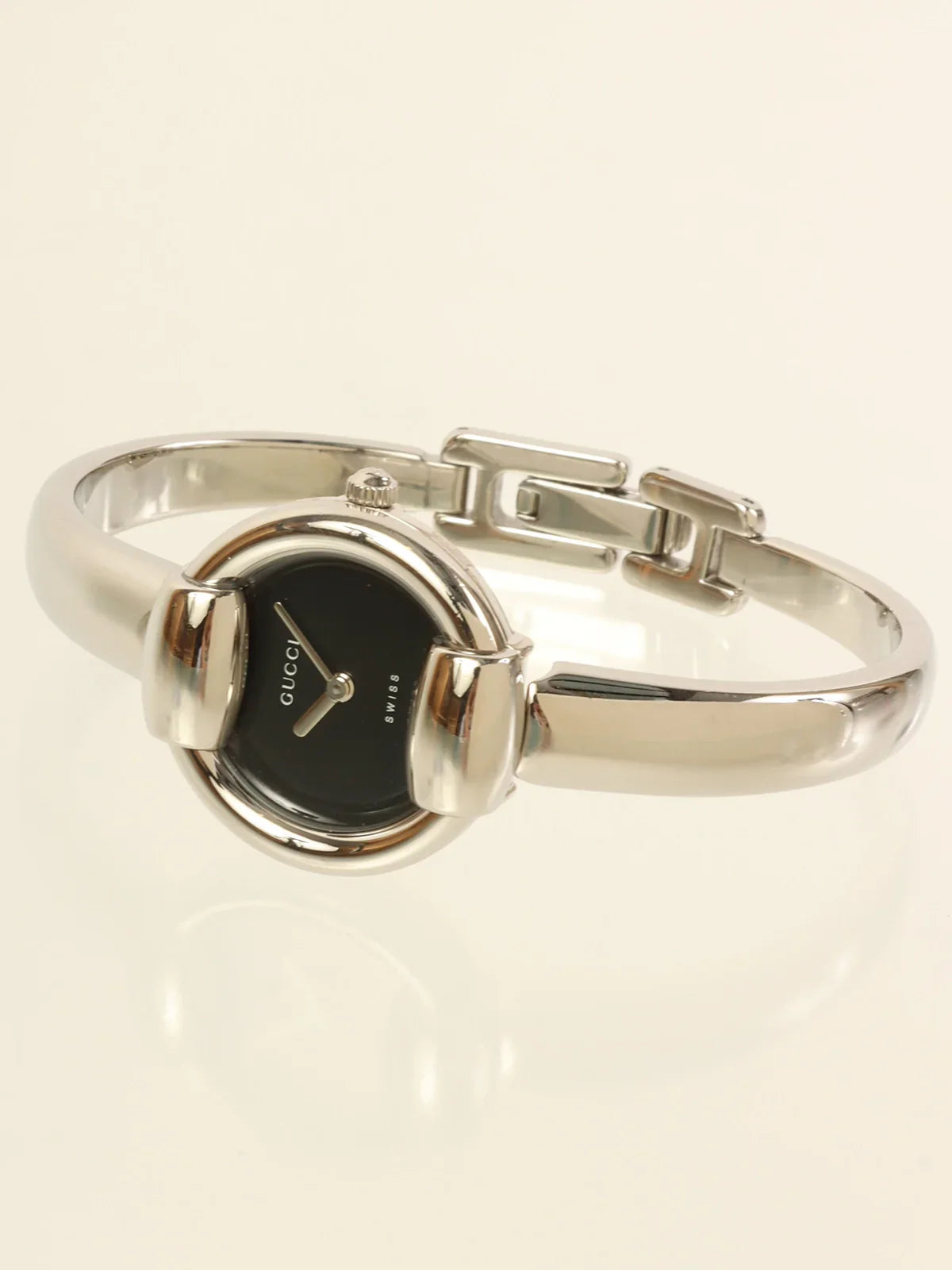 GUCCI Round Face Logo Bangle Watch Silver/Black