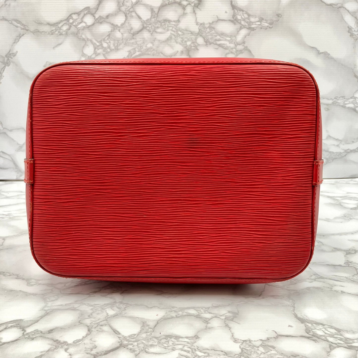 LOUIS VUITTON Epi petit noÃ©