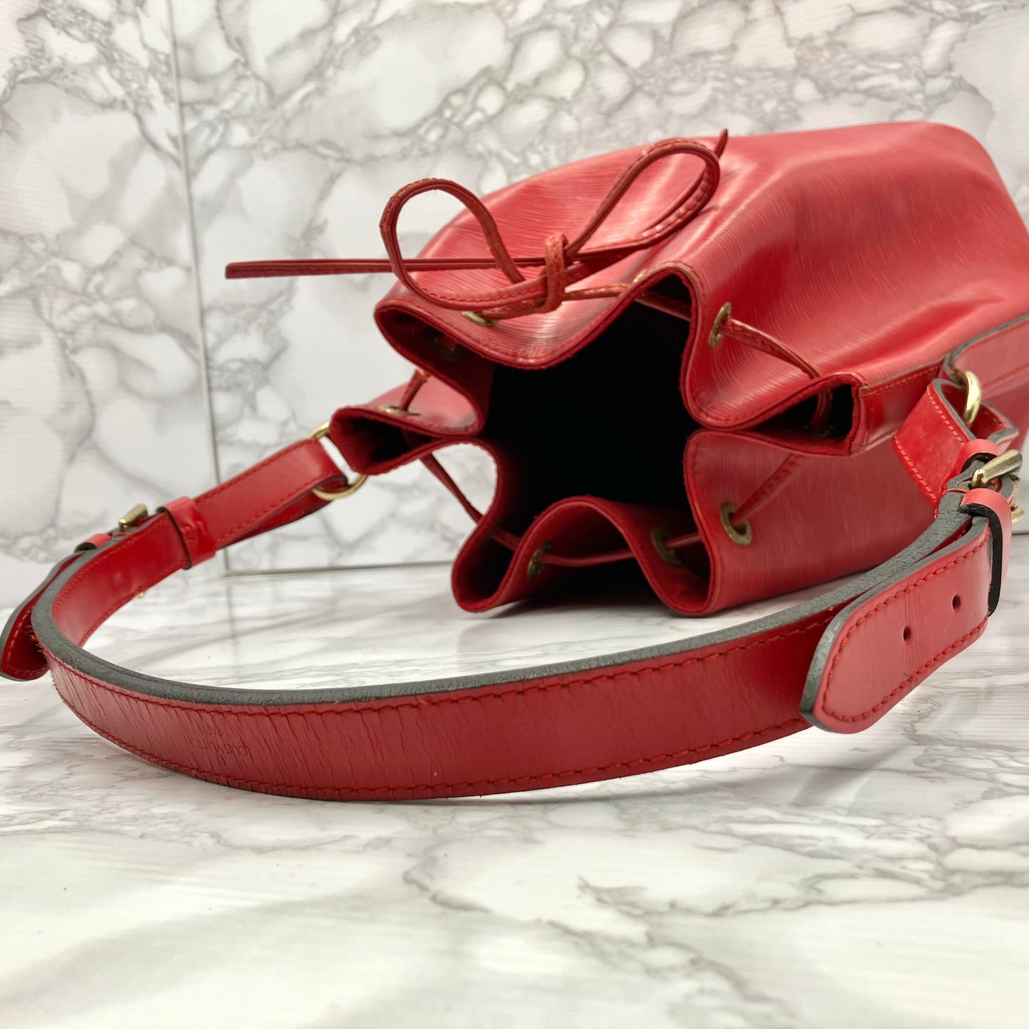 LOUIS VUITTON Epi petit noÃ©