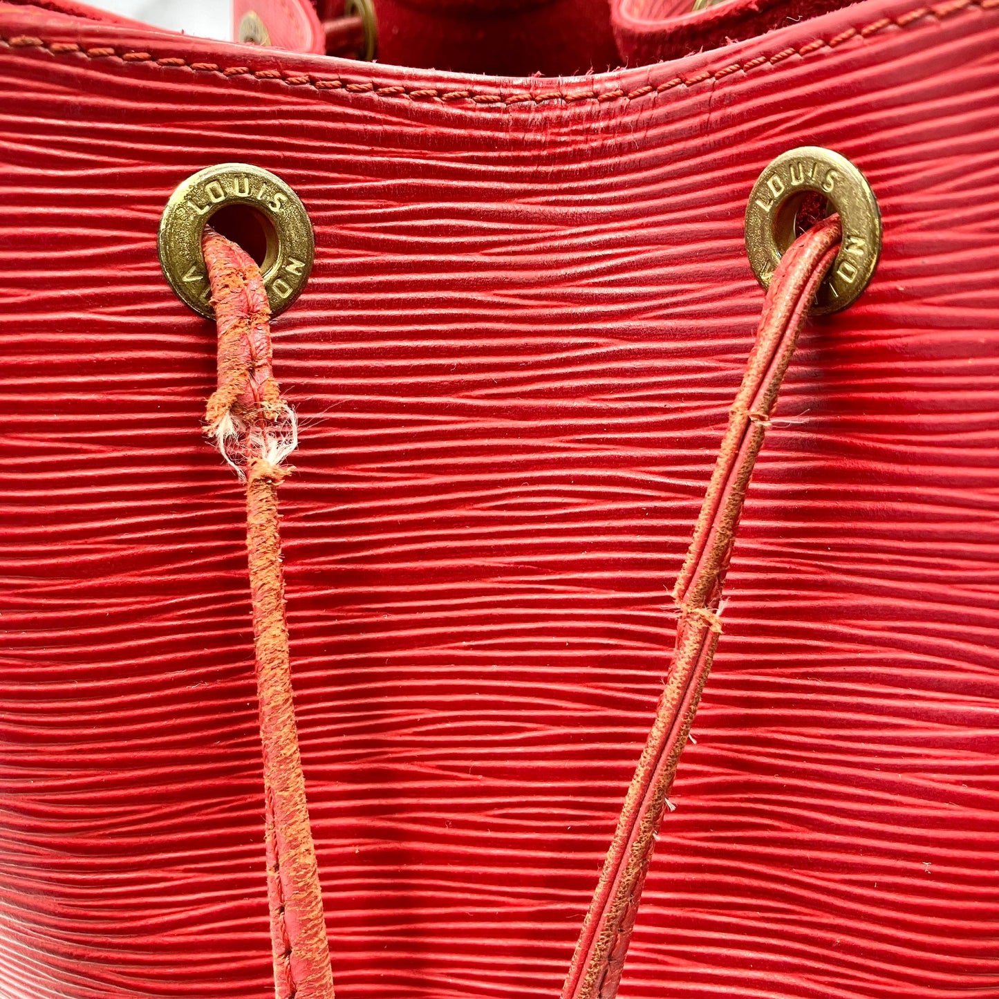 LOUIS VUITTON Epi petit noÃ©