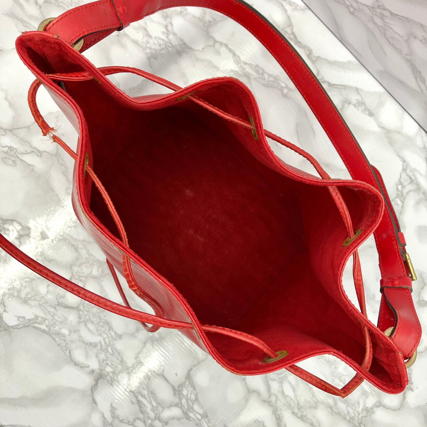 LOUIS VUITTON Epi petit noÃ©